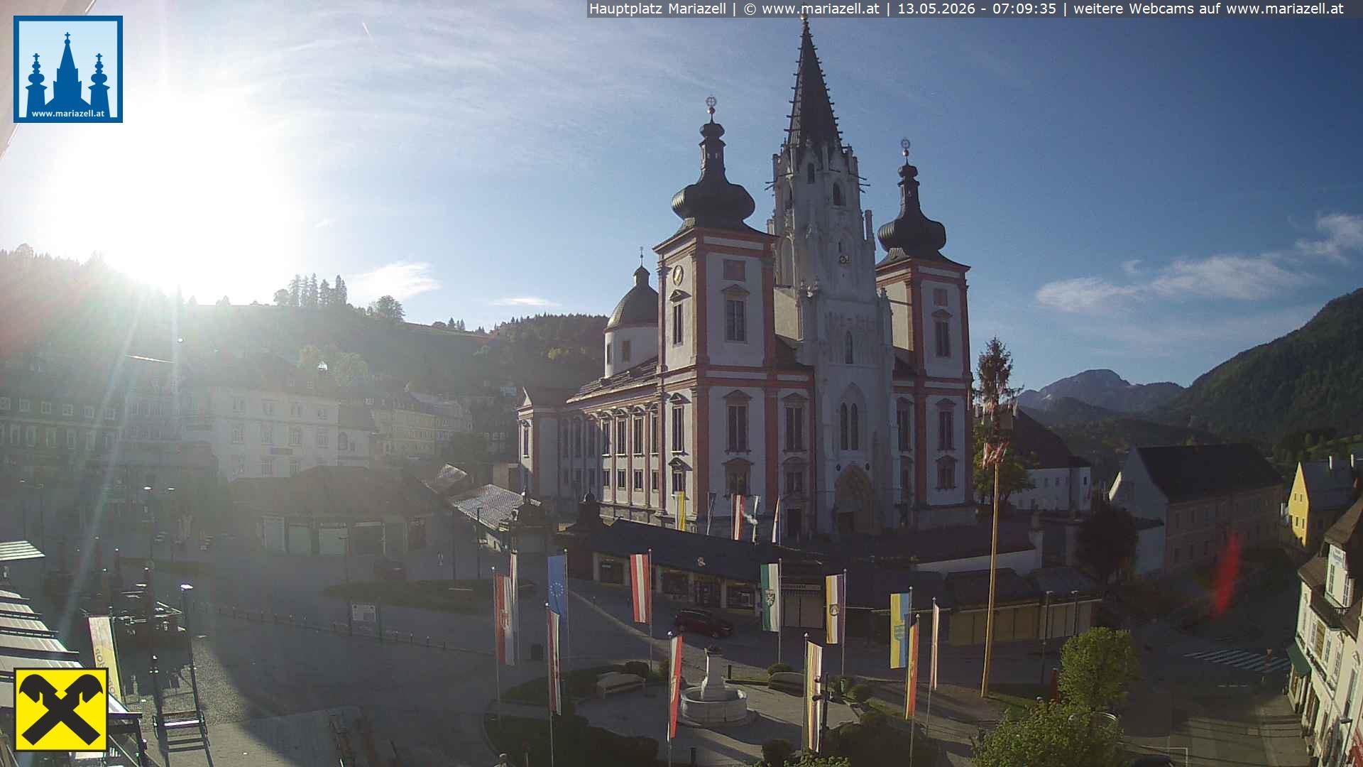 Archiv Foto Webcam Hauptplatz in Mariezell mit Basilika
