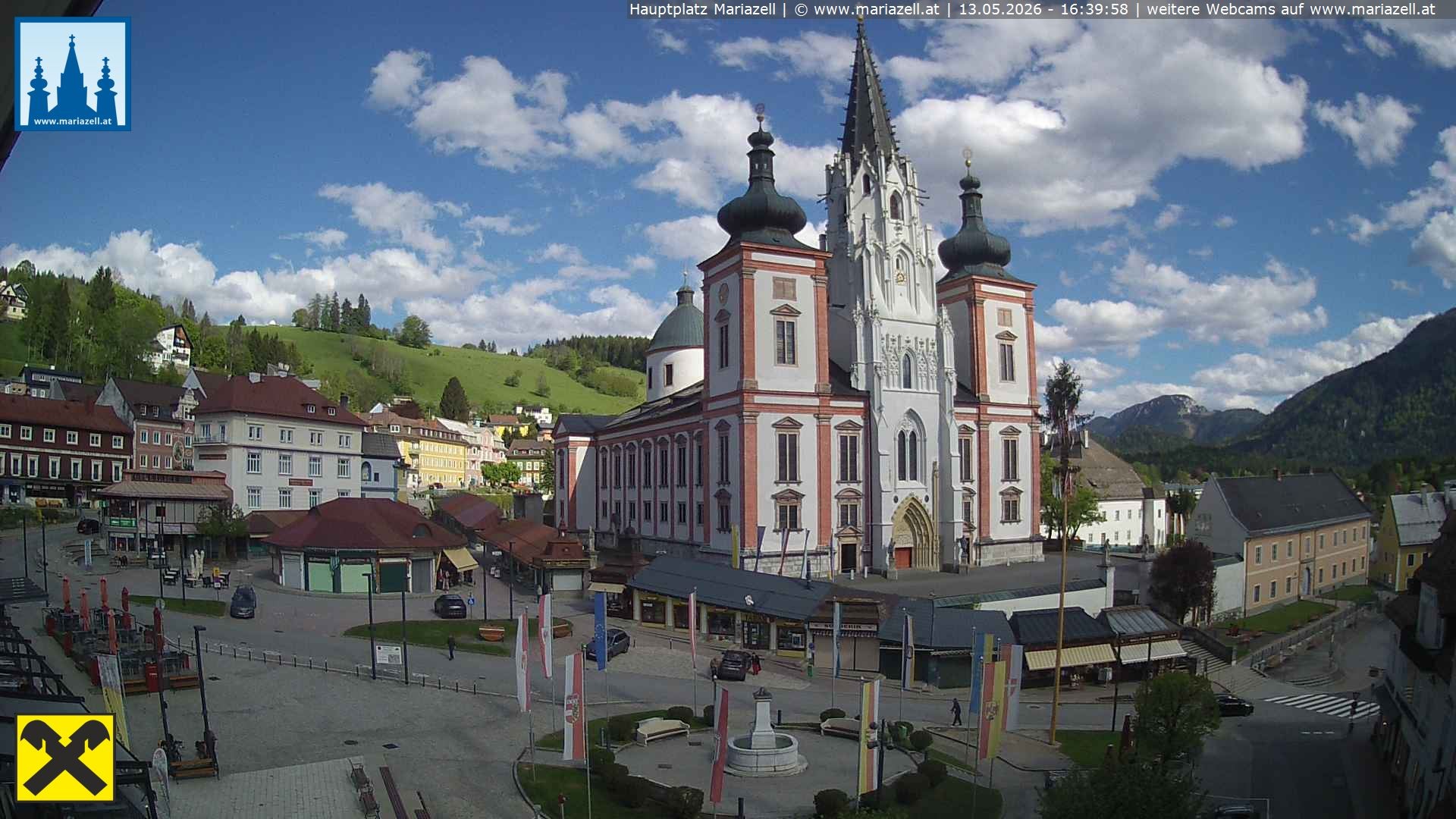 Archiv Foto Webcam Hauptplatz in Mariezell mit Basilika