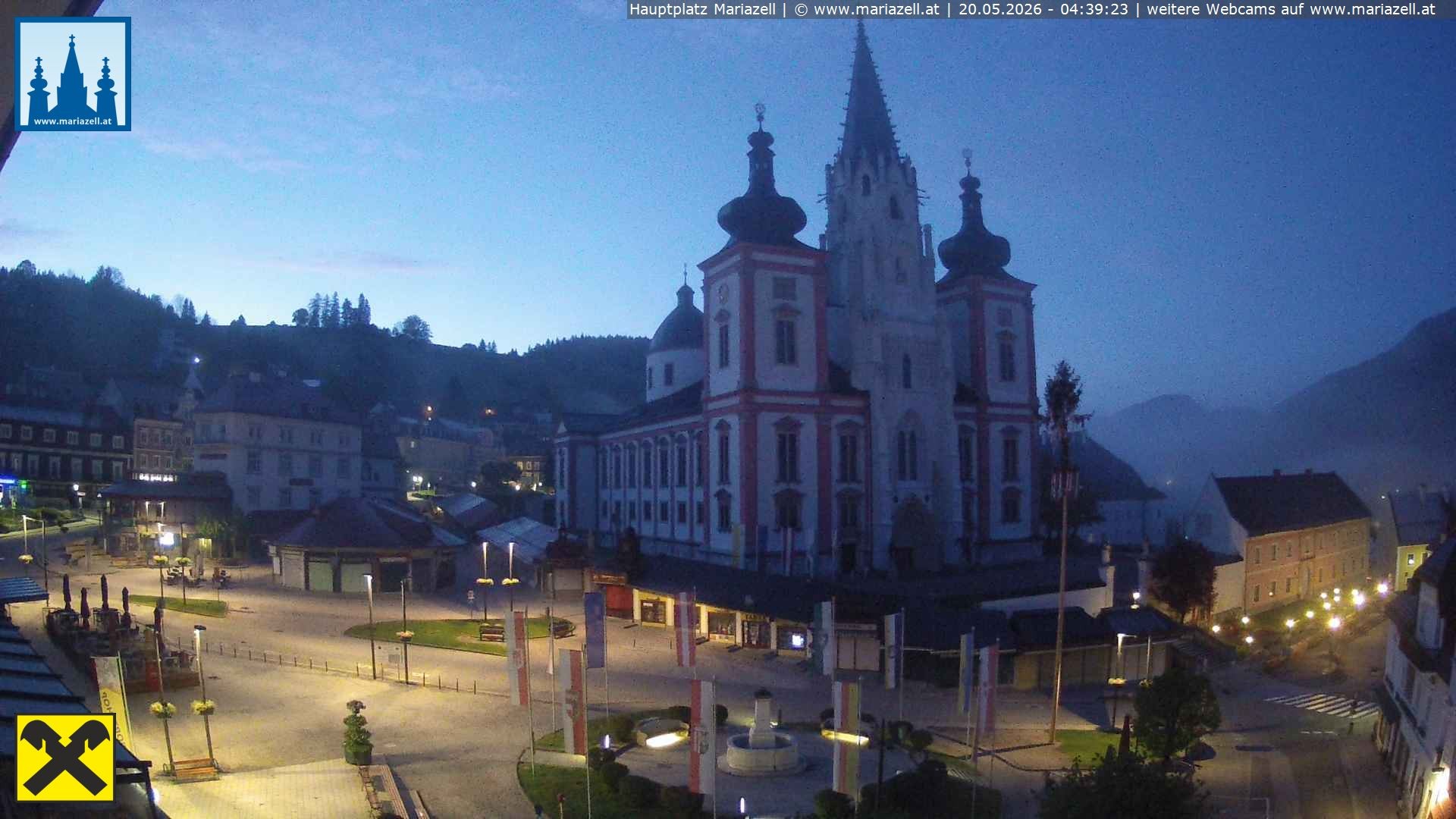 Archiv Foto Webcam Hauptplatz in Mariezell mit Basilika