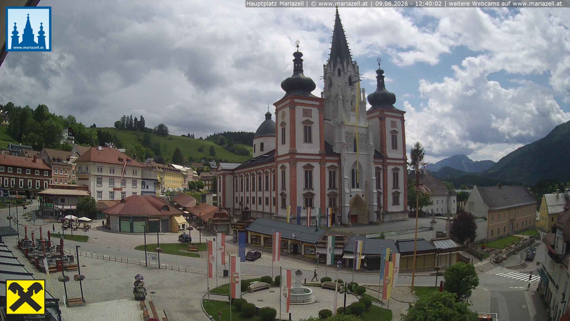 Archiv Foto Webcam Hauptplatz in Mariezell mit Basilika