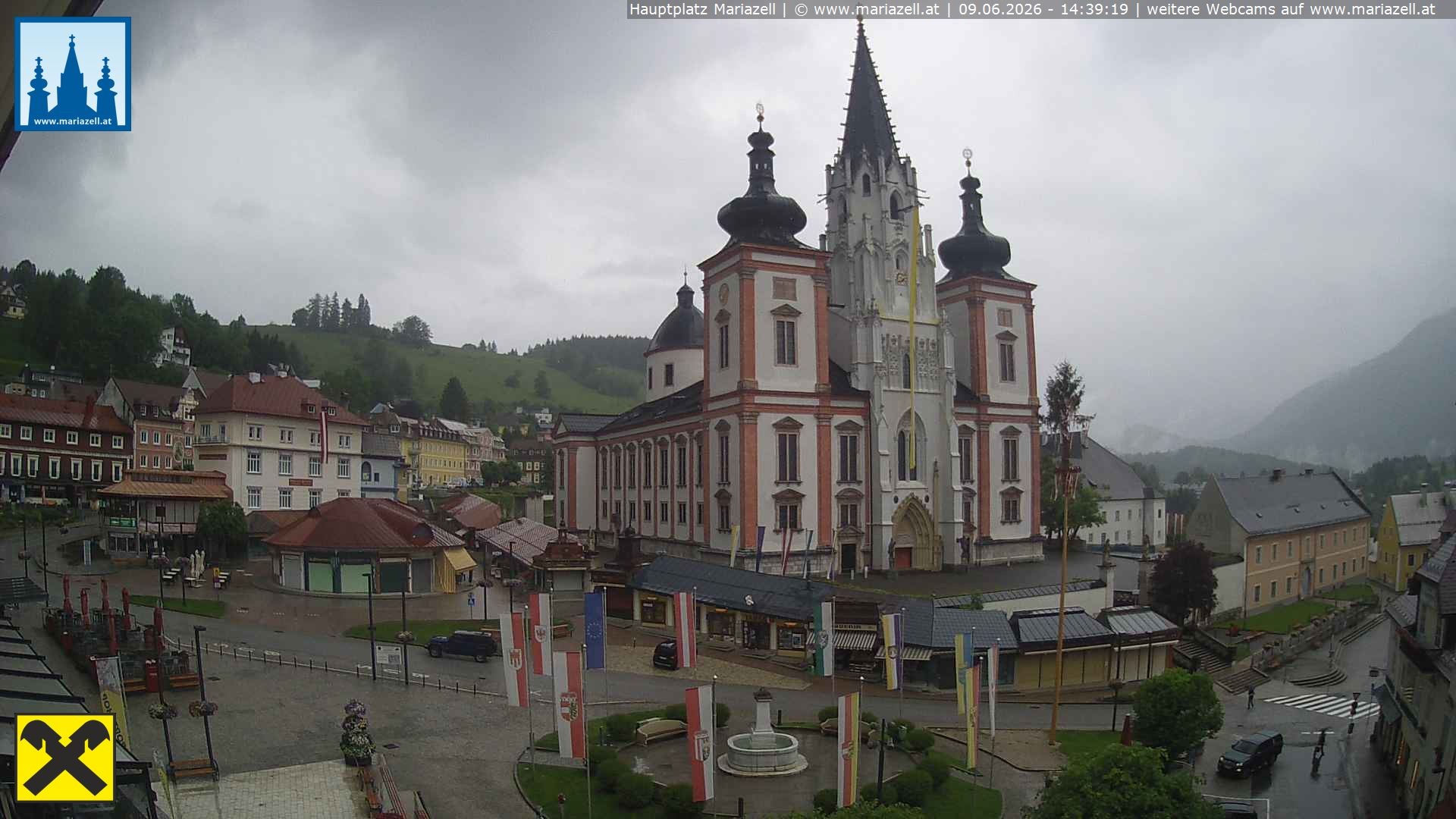Archiv Foto Webcam Hauptplatz in Mariezell mit Basilika