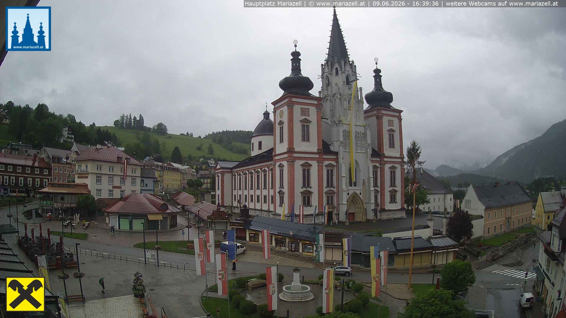 Archiv Foto Webcam Hauptplatz in Mariezell mit Basilika