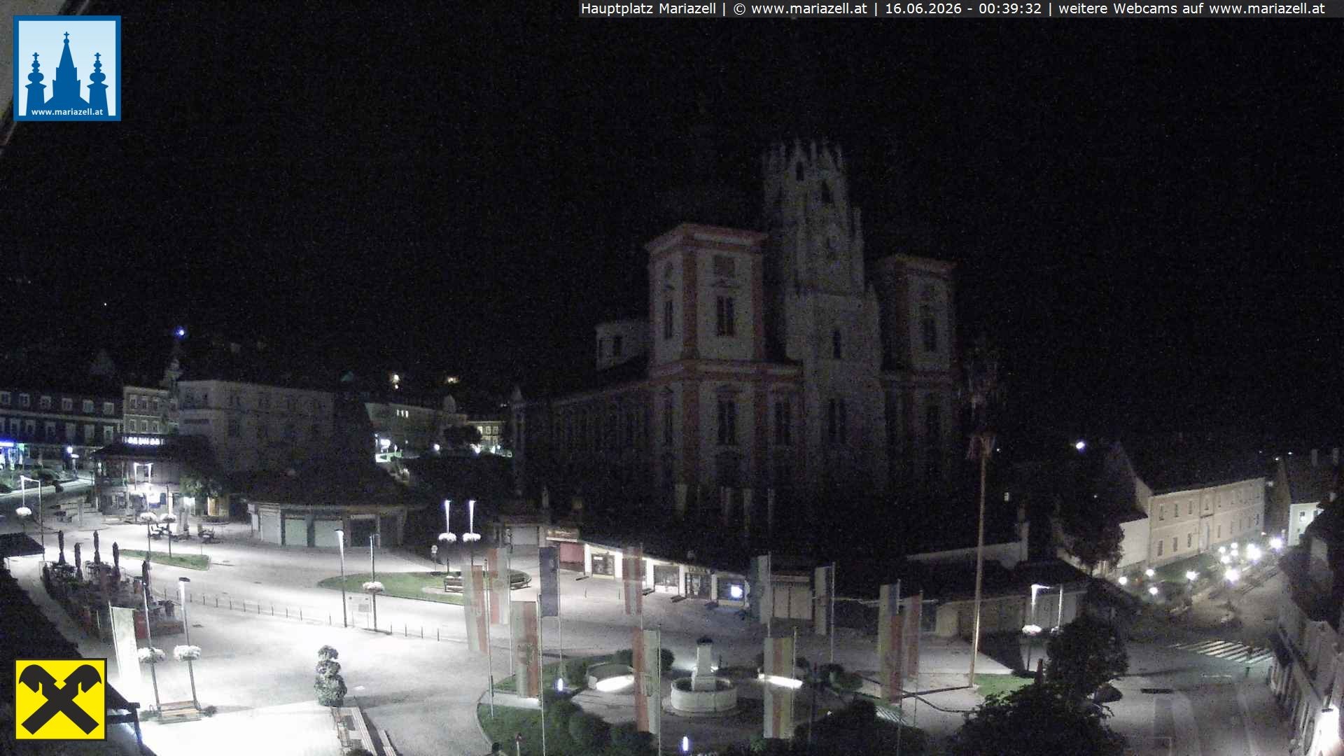 Archiv Foto Webcam Hauptplatz in Mariezell mit Basilika