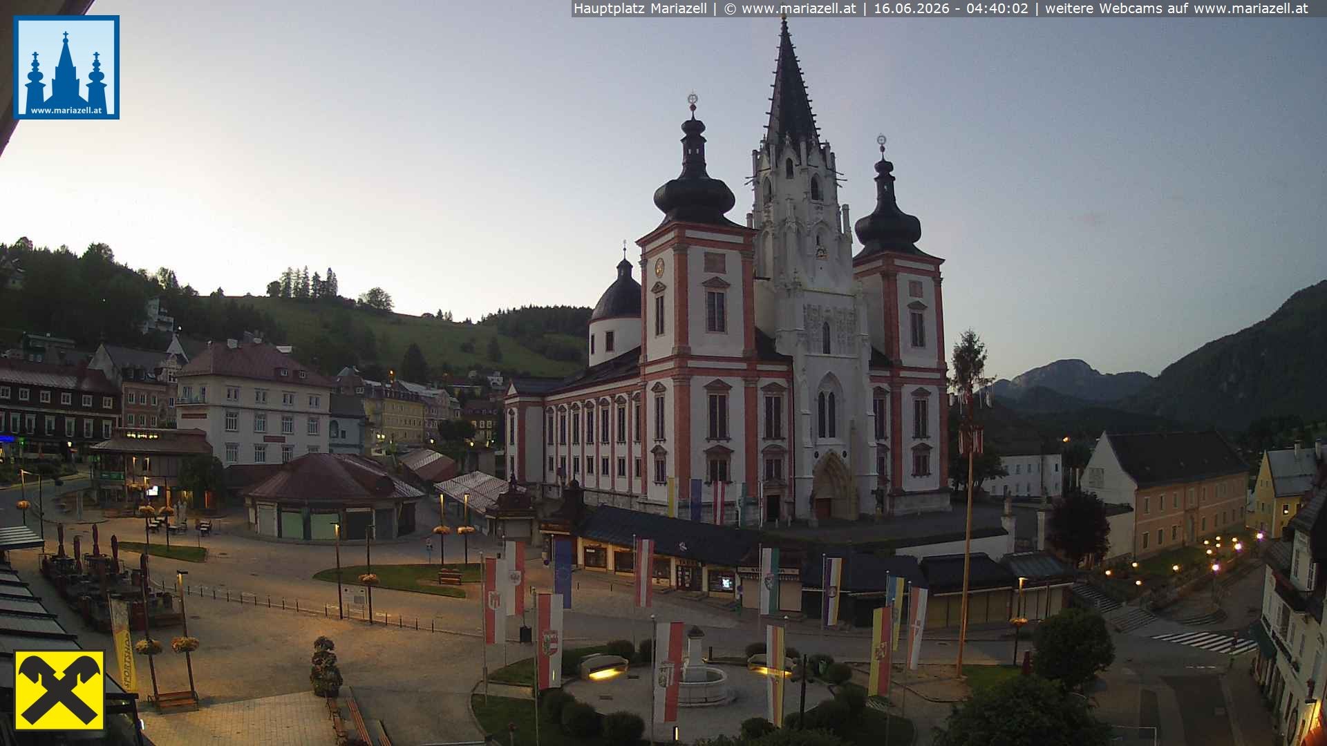 Archiv Foto Webcam Hauptplatz in Mariezell mit Basilika