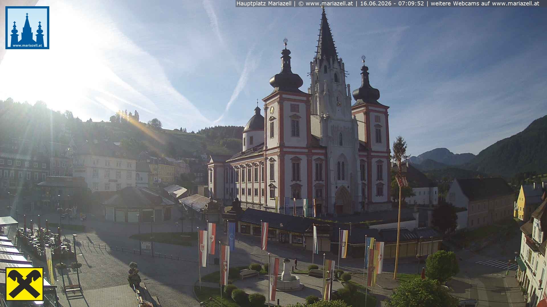 Archiv Foto Webcam Hauptplatz in Mariezell mit Basilika