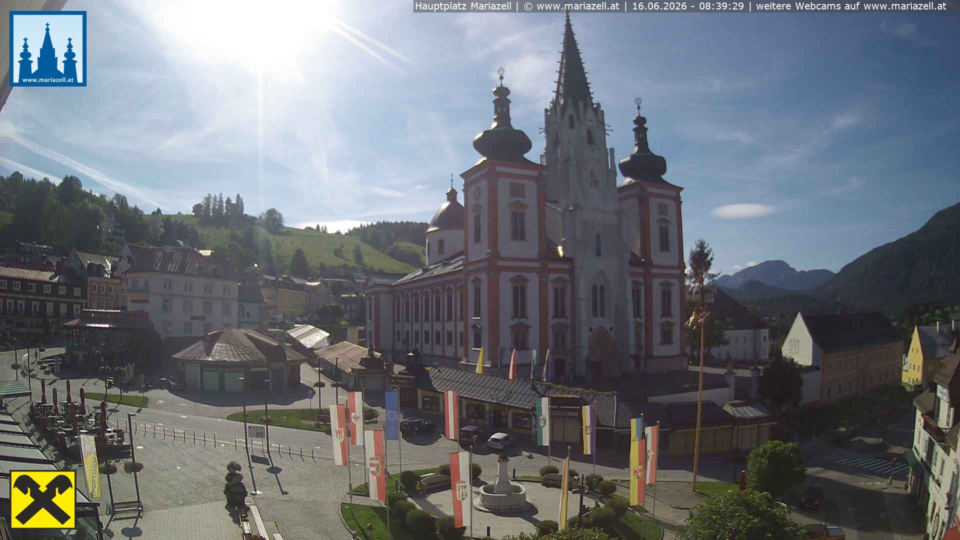 Archiv Foto Webcam Hauptplatz in Mariezell mit Basilika