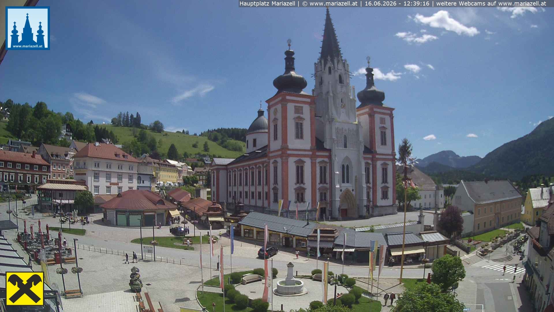 Archiv Foto Webcam Hauptplatz in Mariezell mit Basilika