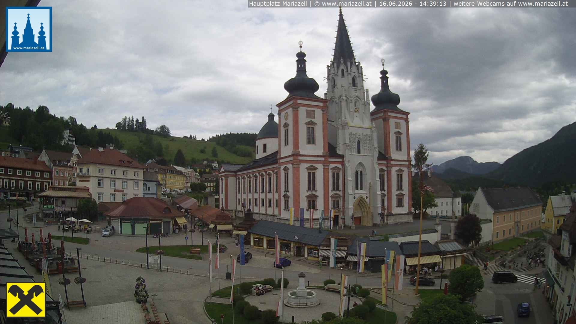 Archiv Foto Webcam Hauptplatz in Mariezell mit Basilika