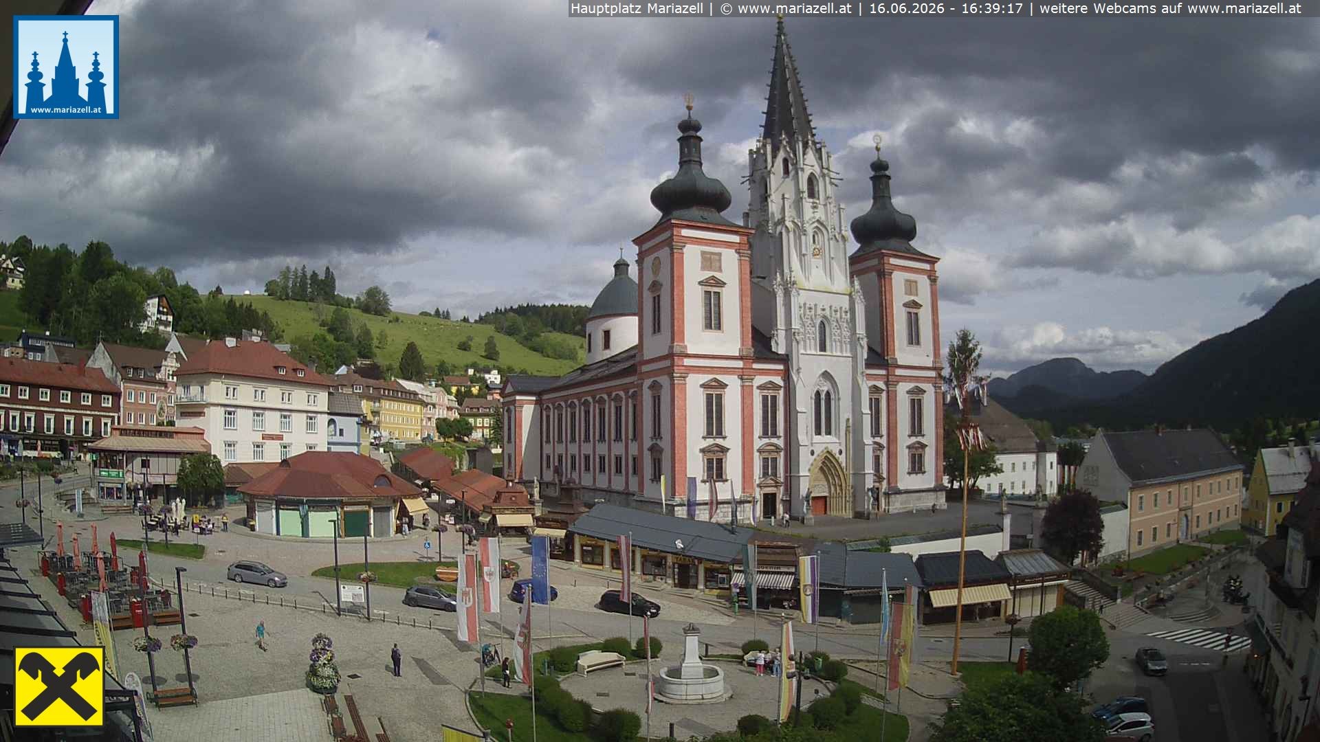 Archiv Foto Webcam Hauptplatz in Mariezell mit Basilika
