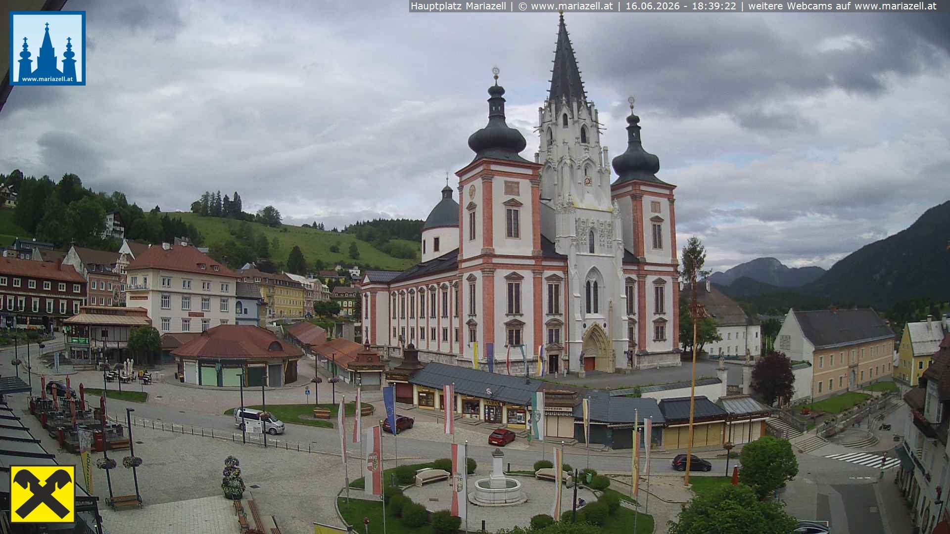 Archiv Foto Webcam Hauptplatz in Mariezell mit Basilika