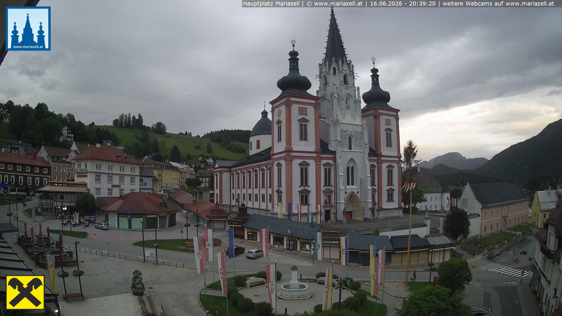 Archiv Foto Webcam Hauptplatz in Mariezell mit Basilika