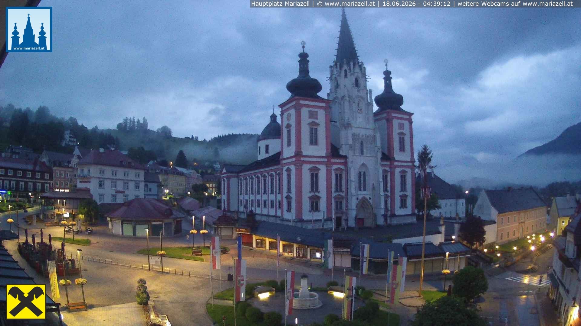 Archiv Foto Webcam Hauptplatz in Mariezell mit Basilika
