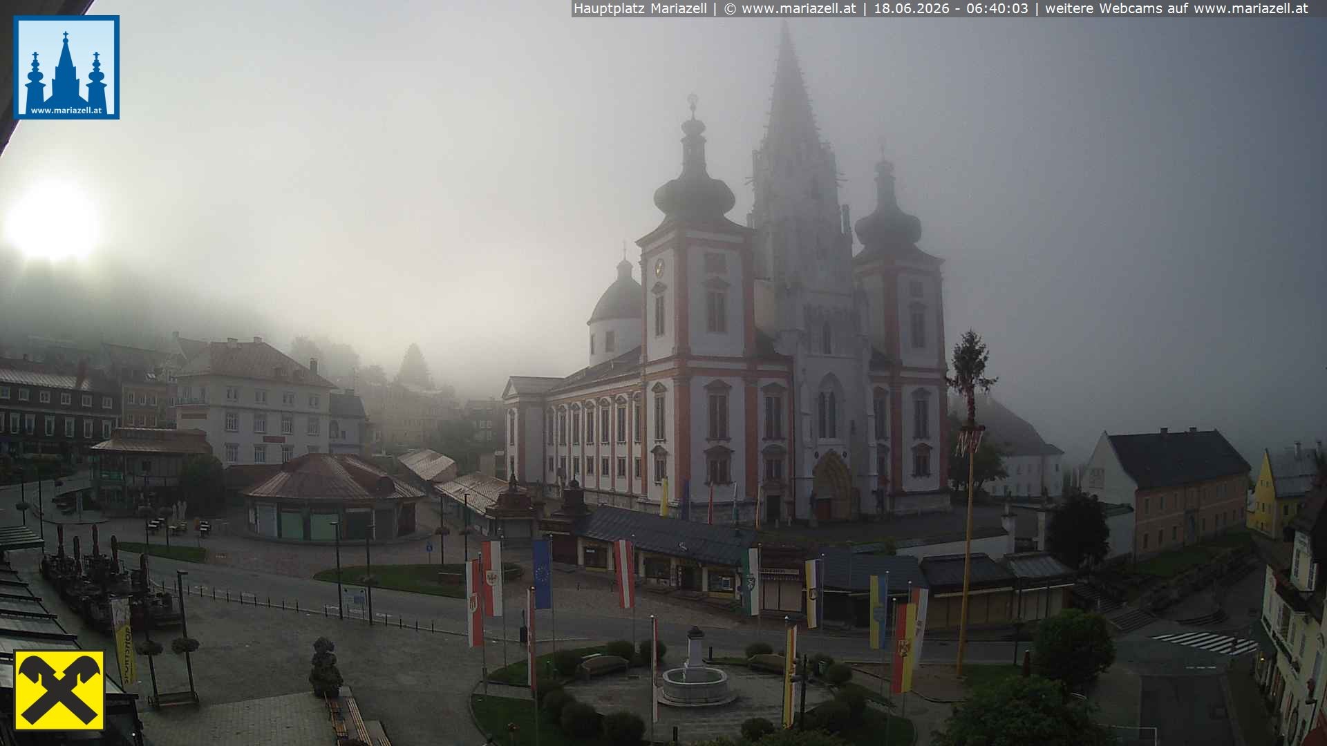 Archiv Foto Webcam Hauptplatz in Mariezell mit Basilika