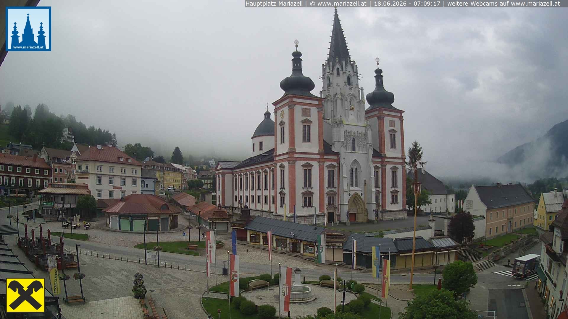 Archiv Foto Webcam Hauptplatz in Mariezell mit Basilika