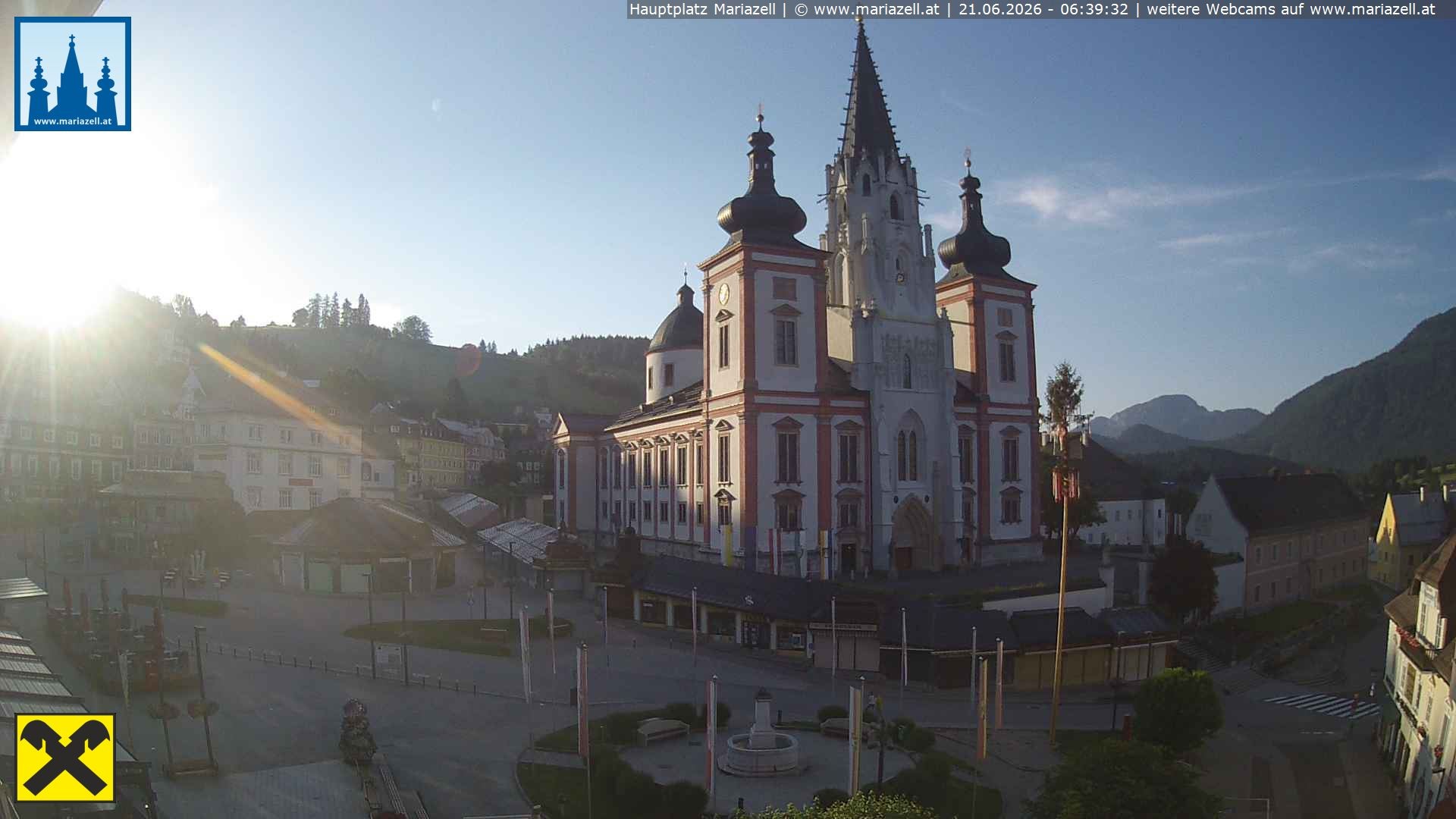 Archiv Foto Webcam Hauptplatz in Mariezell mit Basilika