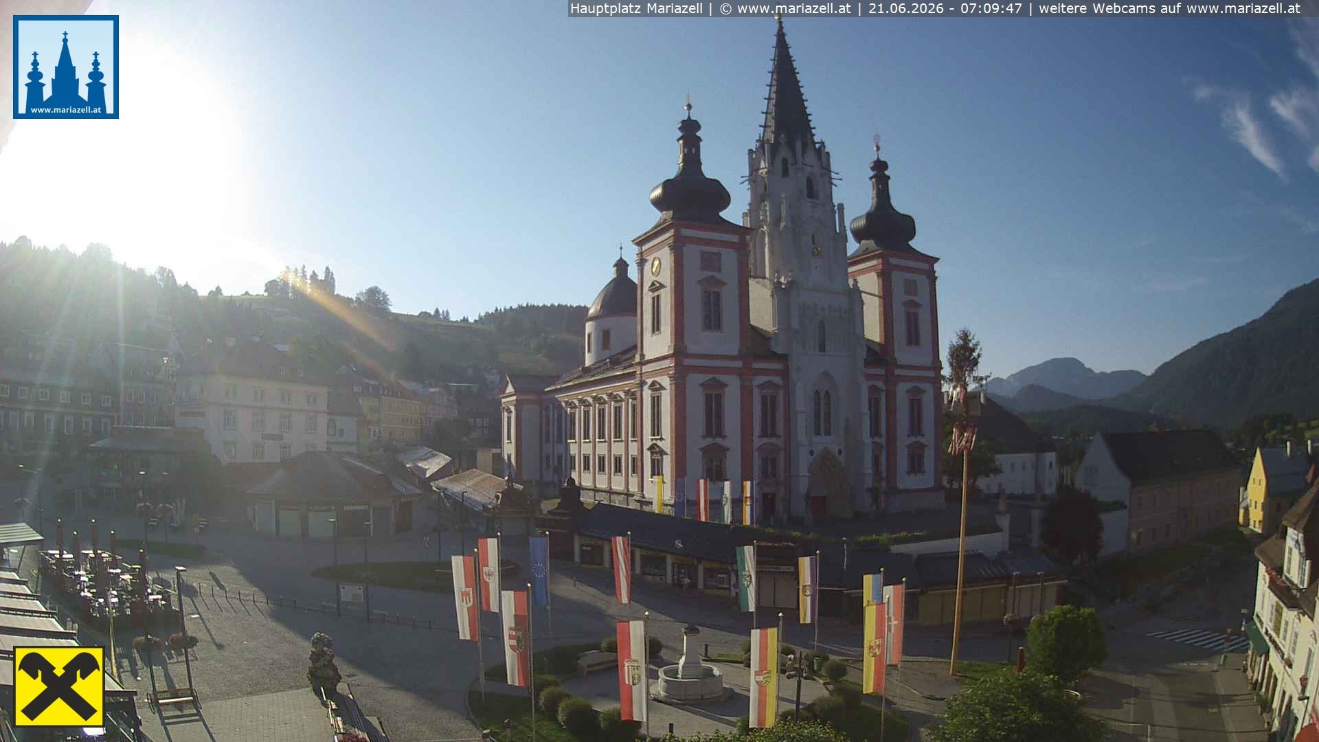 Archiv Foto Webcam Hauptplatz in Mariezell mit Basilika