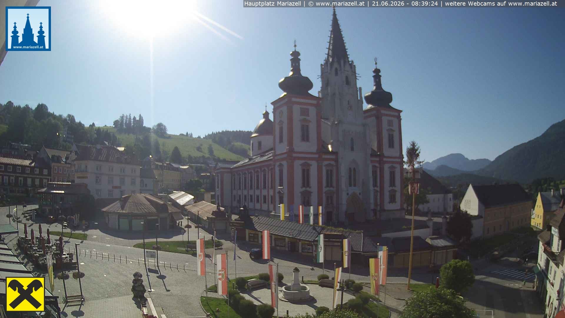Archiv Foto Webcam Hauptplatz in Mariezell mit Basilika