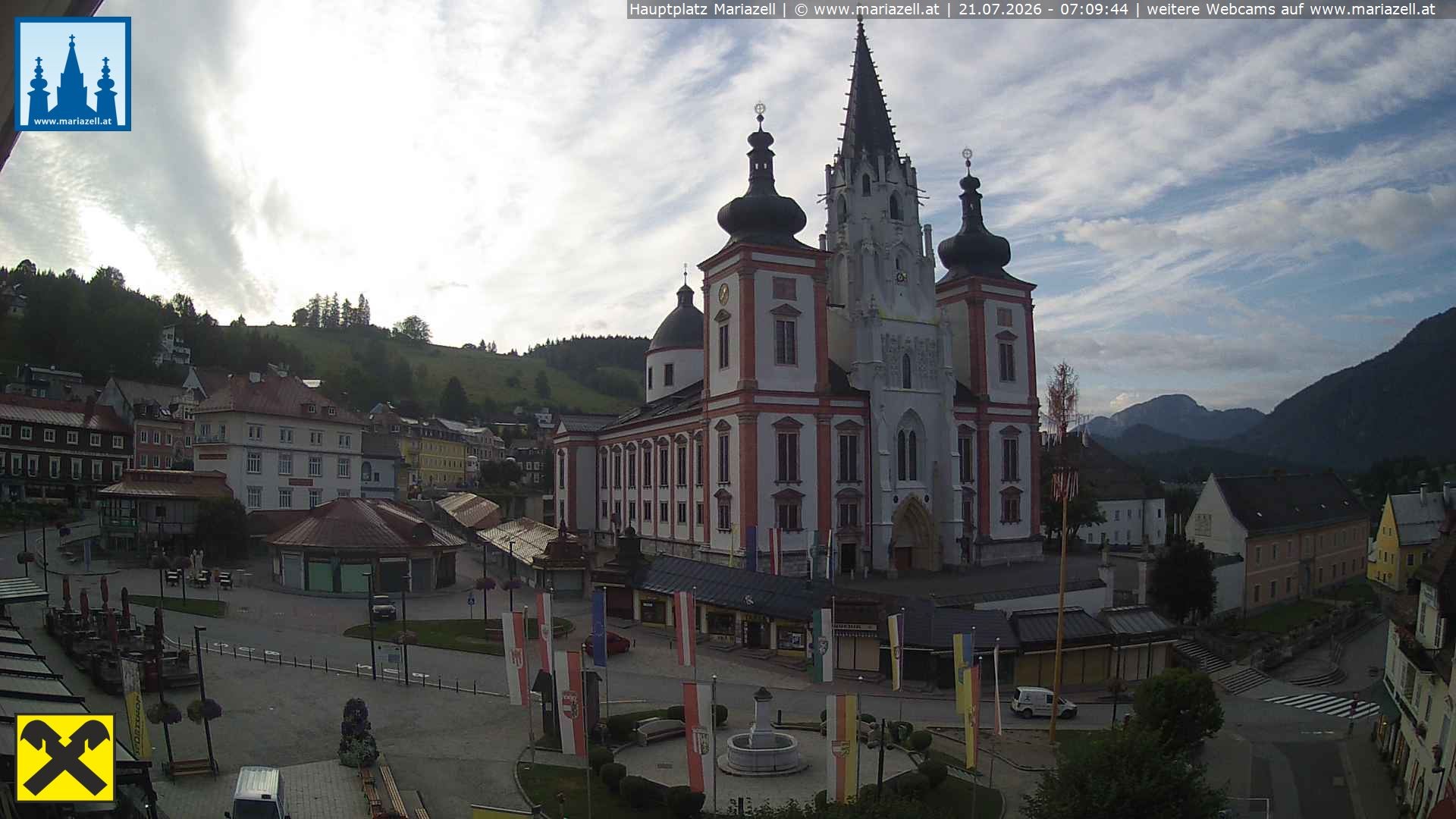 Archiv Foto Webcam Hauptplatz in Mariezell mit Basilika