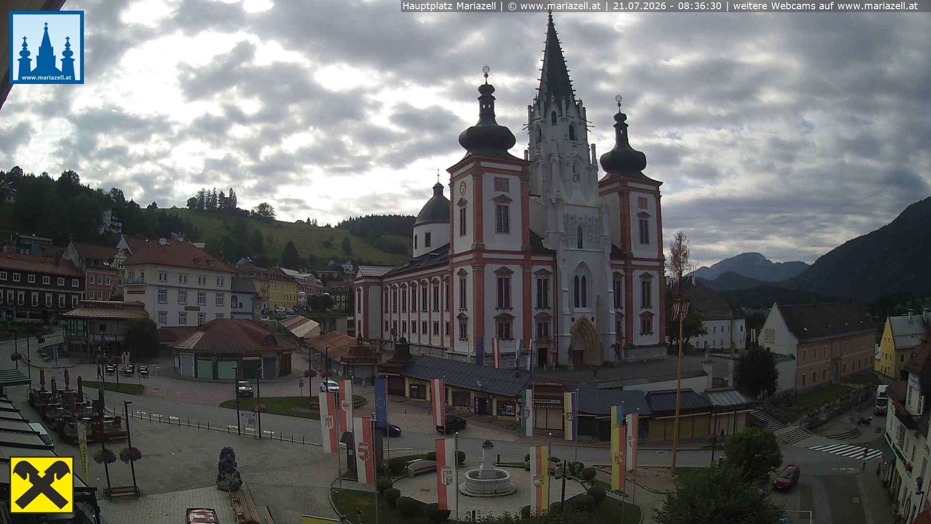 Archiv Foto Webcam Hauptplatz in Mariezell mit Basilika
