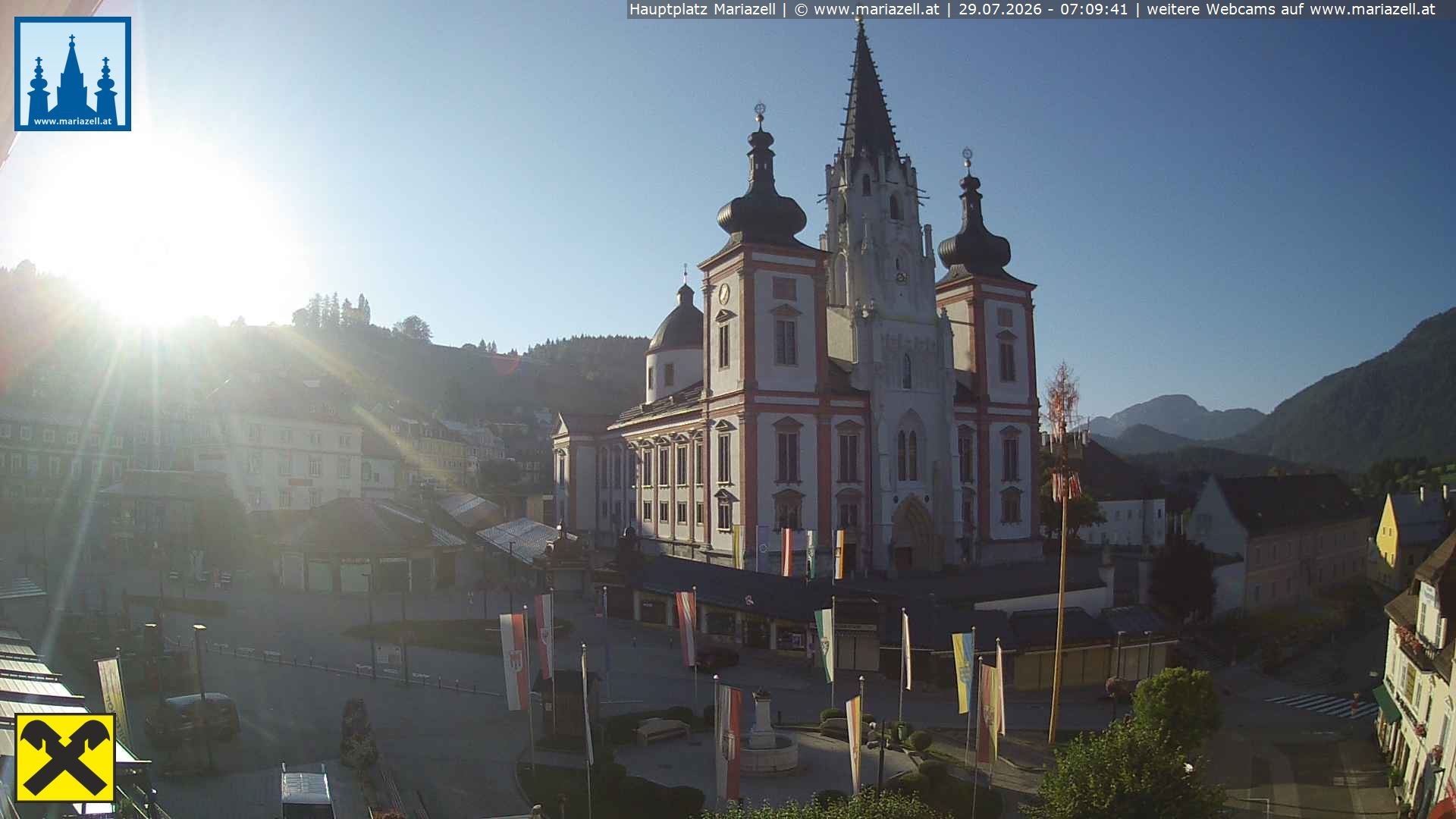 Archiv Foto Webcam Hauptplatz in Mariezell mit Basilika