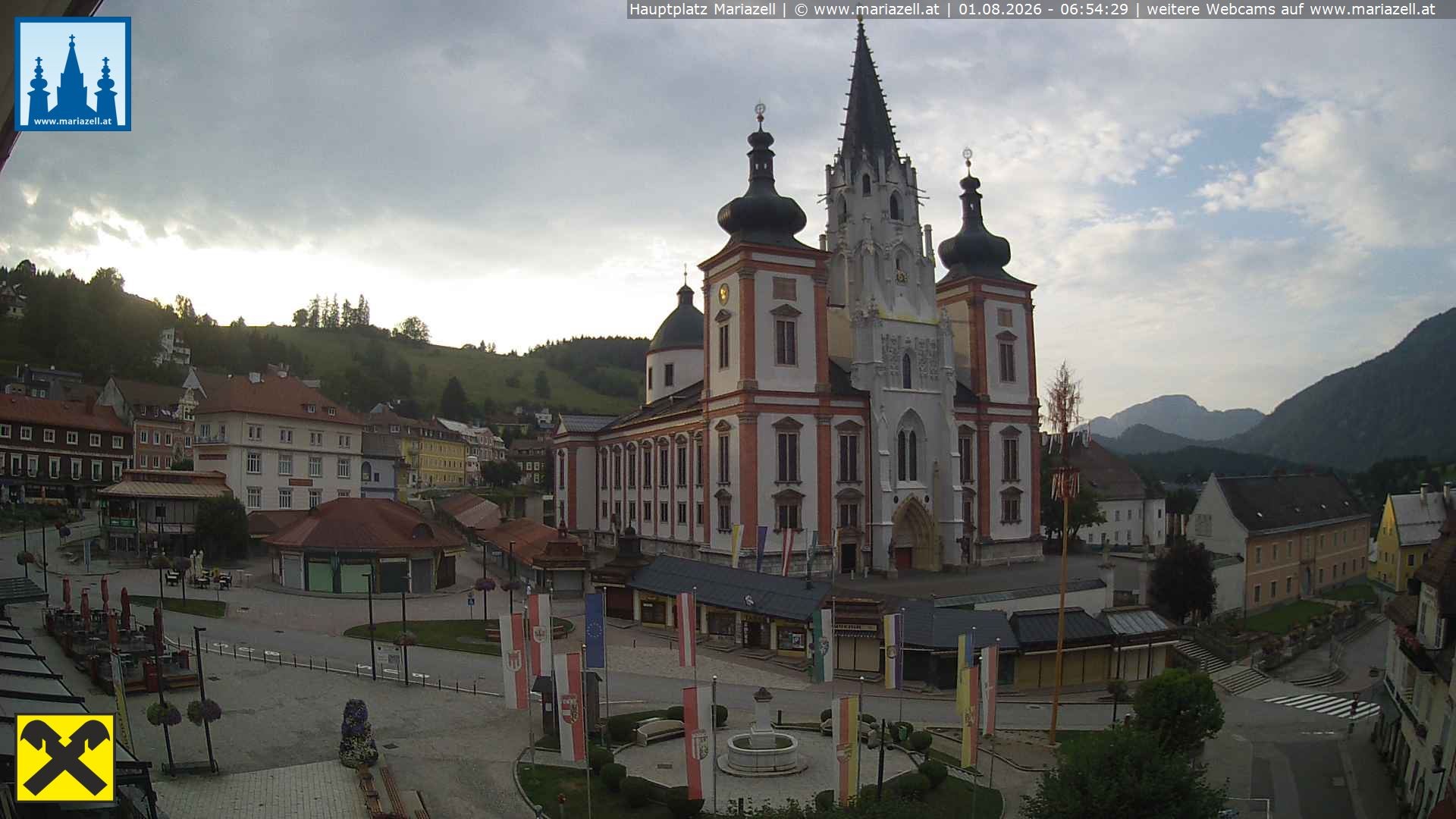 Archiv Foto Webcam Hauptplatz in Mariezell mit Basilika