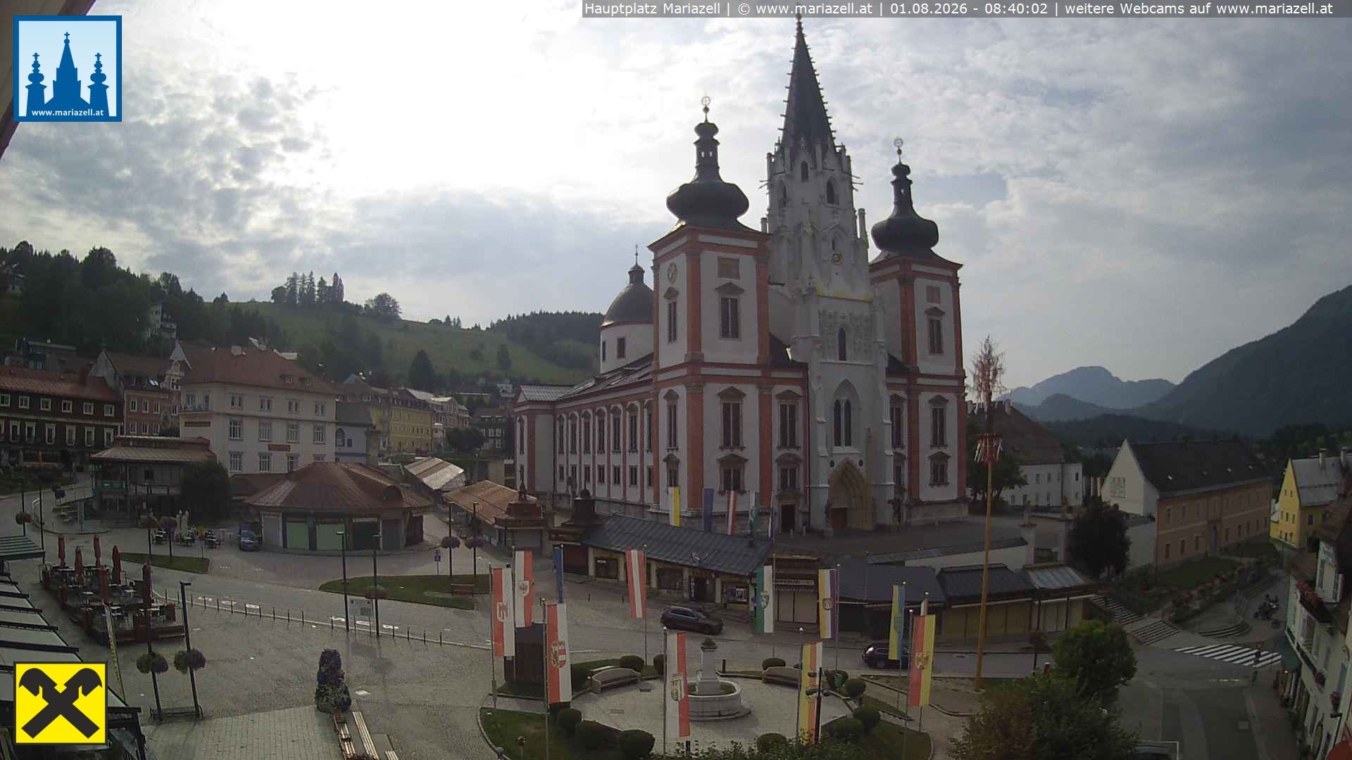 Archiv Foto Webcam Hauptplatz in Mariezell mit Basilika