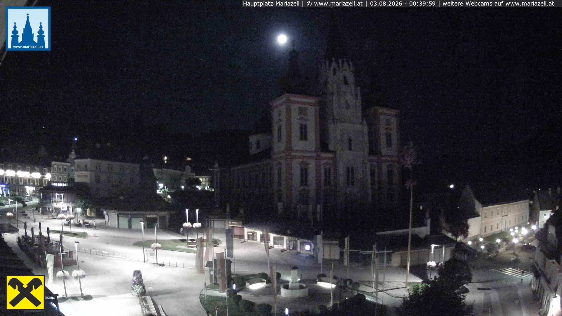 Archiv Foto Webcam Hauptplatz in Mariezell mit Basilika