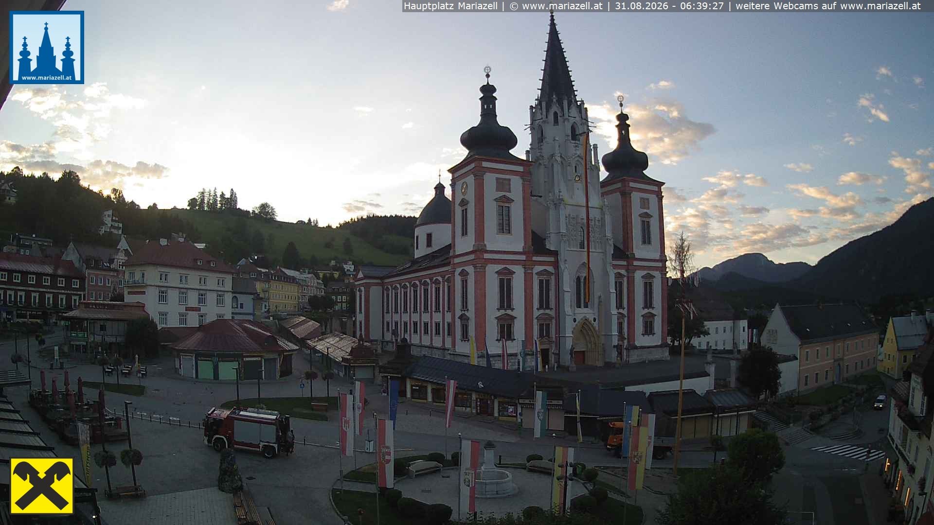 Archiv Foto Webcam Hauptplatz in Mariezell mit Basilika