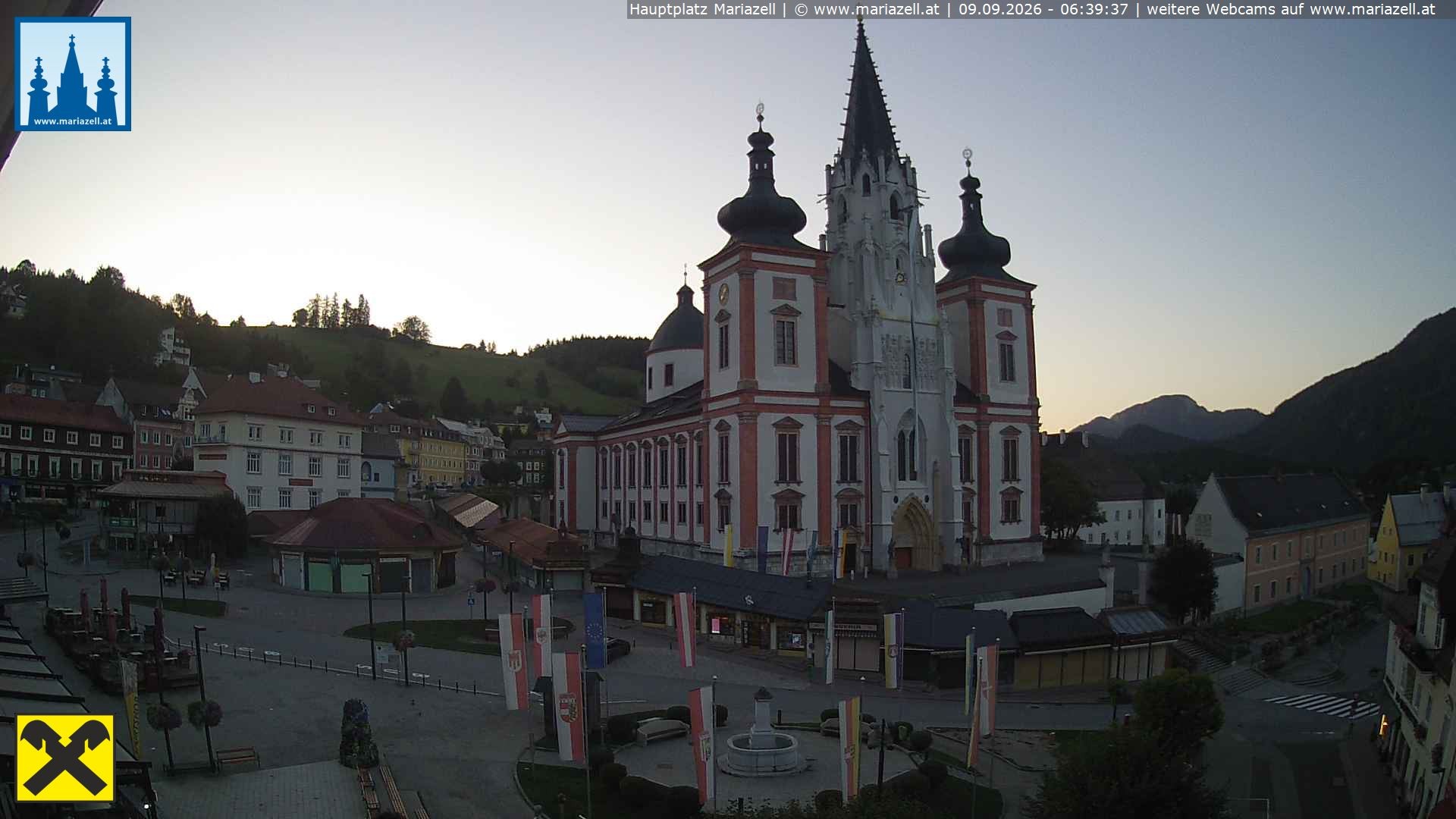 Archiv Foto Webcam Hauptplatz in Mariezell mit Basilika