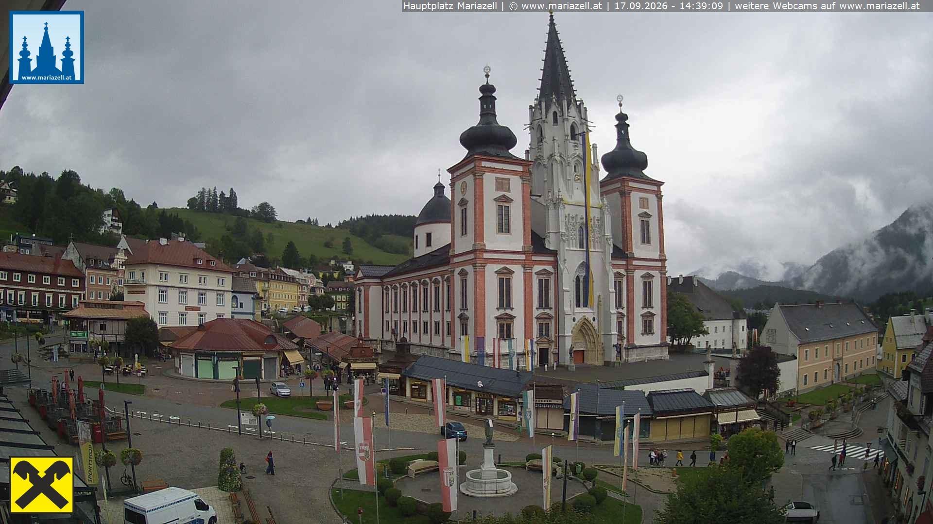 Archiv Foto Webcam Hauptplatz in Mariezell mit Basilika
