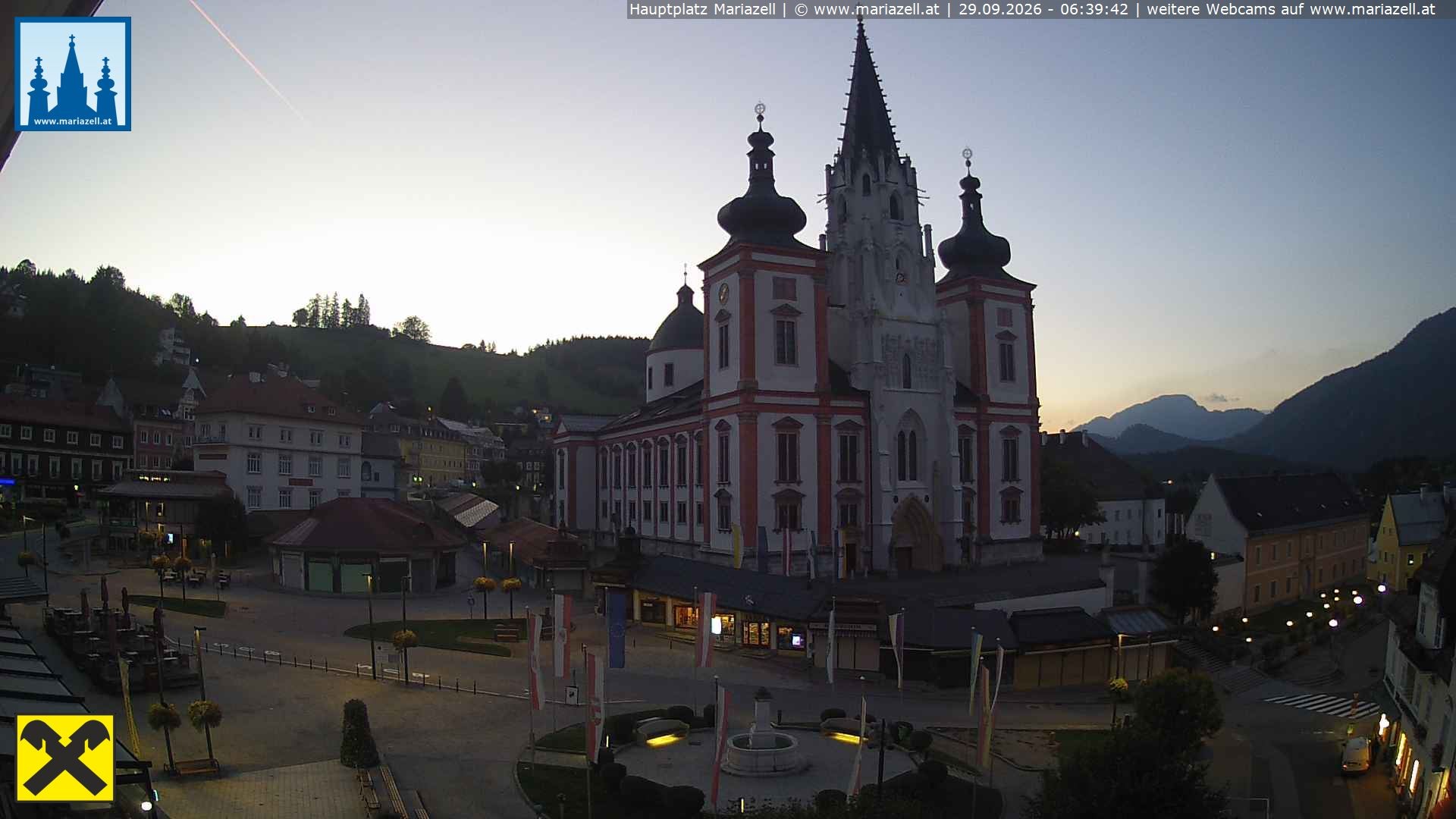 Archiv Foto Webcam Hauptplatz in Mariezell mit Basilika
