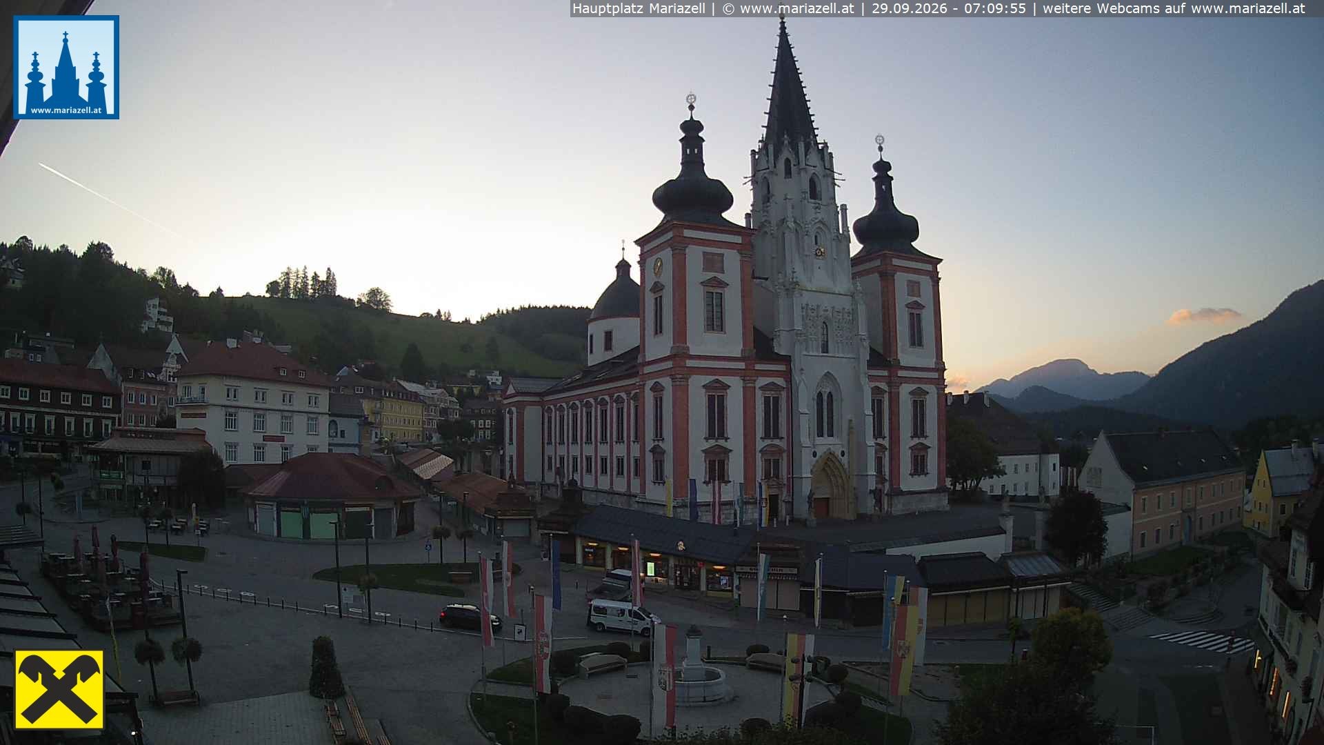 Archiv Foto Webcam Hauptplatz in Mariezell mit Basilika