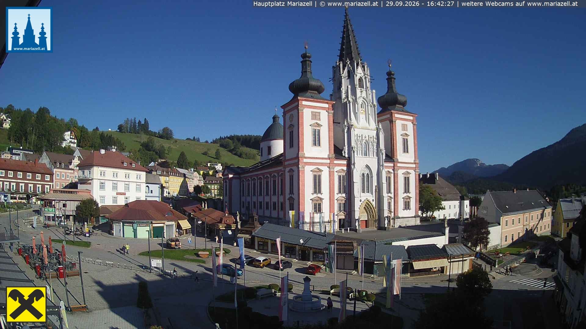 Archiv Foto Webcam Hauptplatz in Mariezell mit Basilika