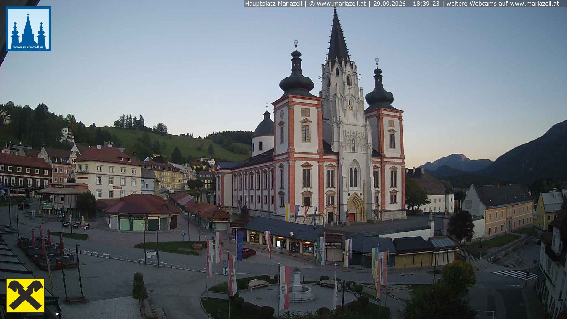 Archiv Foto Webcam Hauptplatz in Mariezell mit Basilika