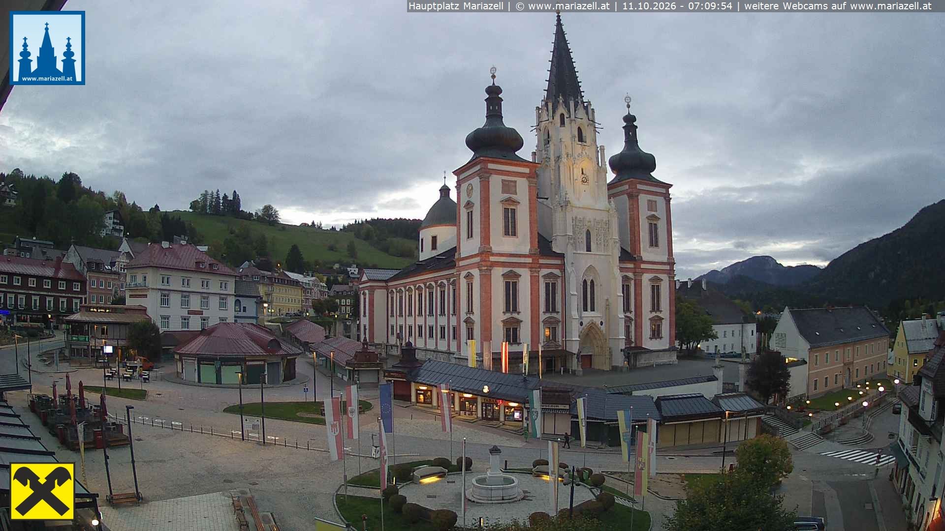 Archiv Foto Webcam Hauptplatz in Mariezell mit Basilika