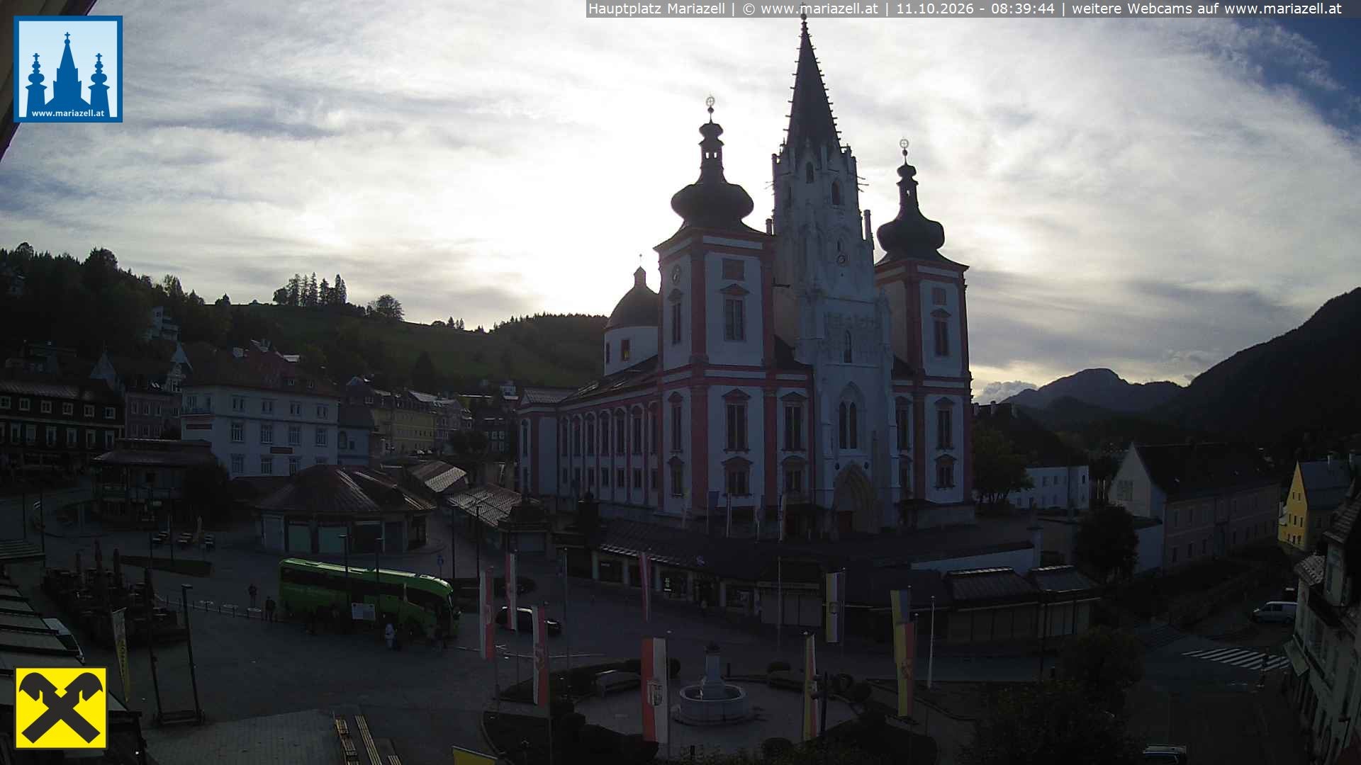 Archiv Foto Webcam Hauptplatz in Mariezell mit Basilika