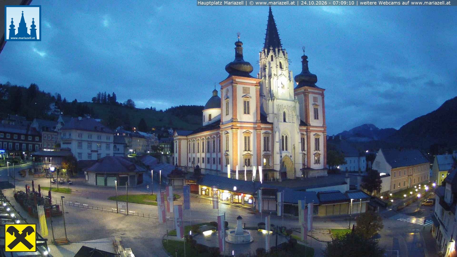 Archiv Foto Webcam Hauptplatz in Mariezell mit Basilika