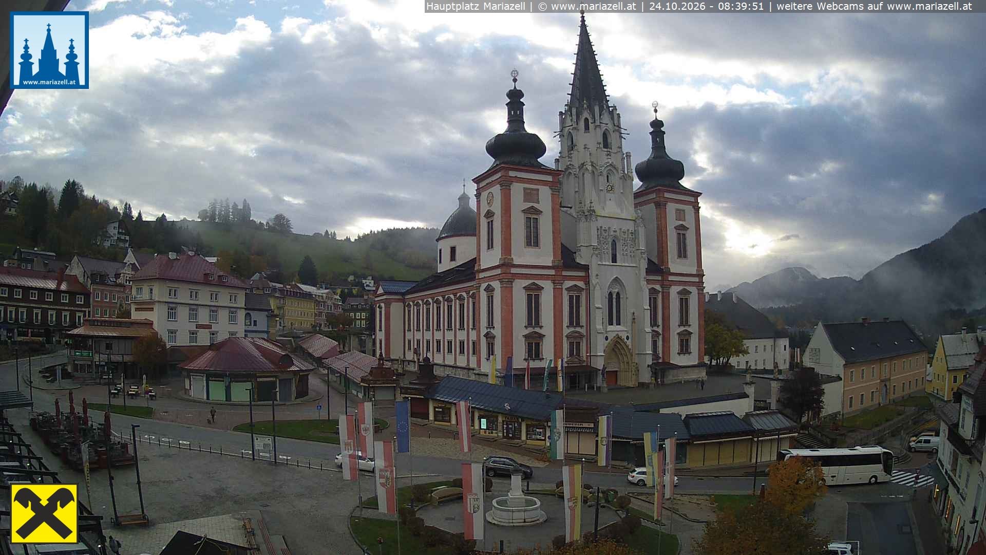 Archiv Foto Webcam Hauptplatz in Mariezell mit Basilika
