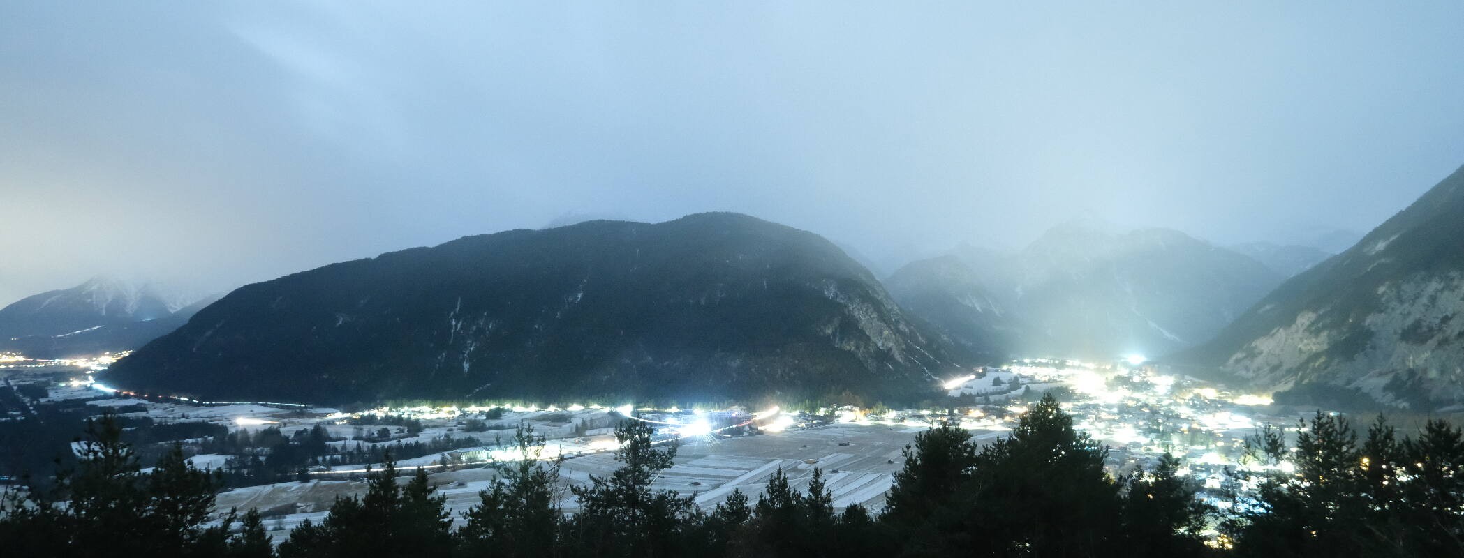 Archived image Webcam Nassereith Viewing platform