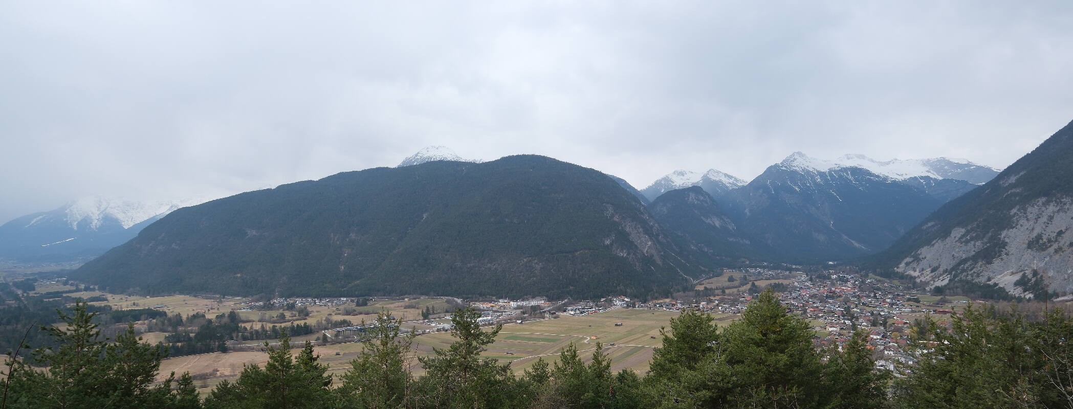 Archived image Webcam Nassereith Viewing platform