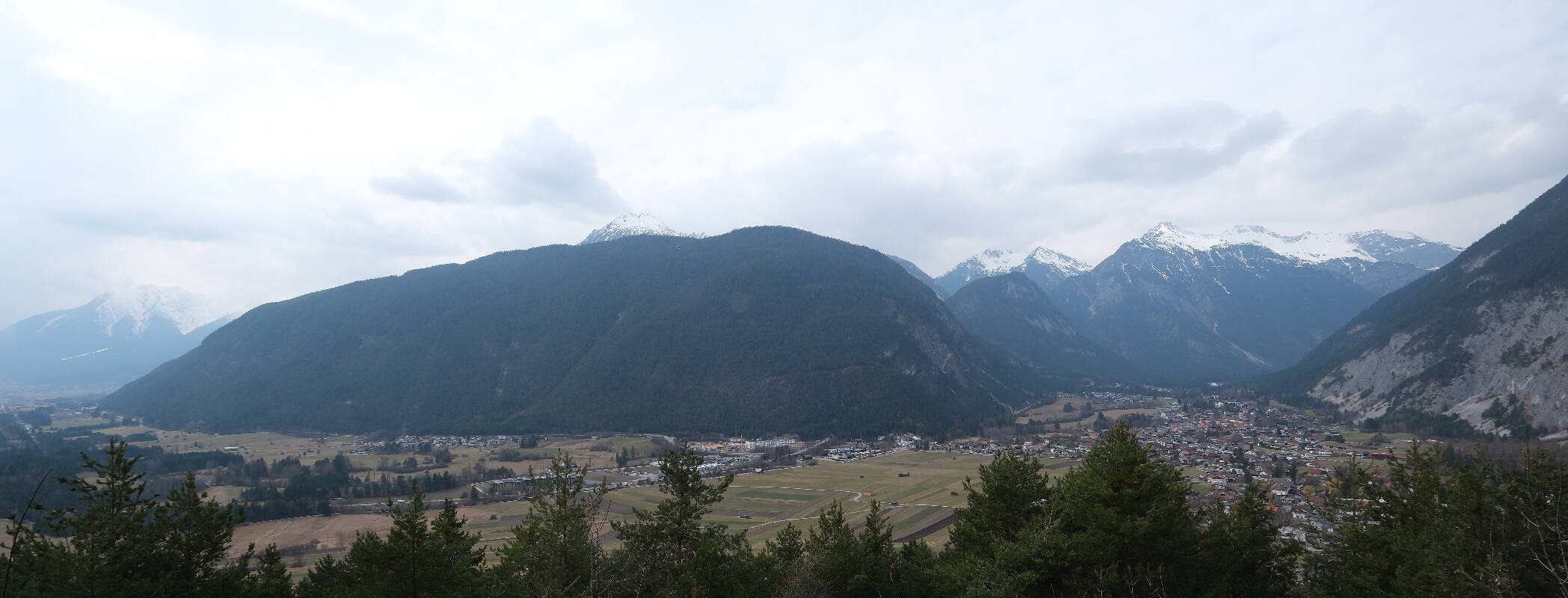 Archived image Webcam Nassereith Viewing platform