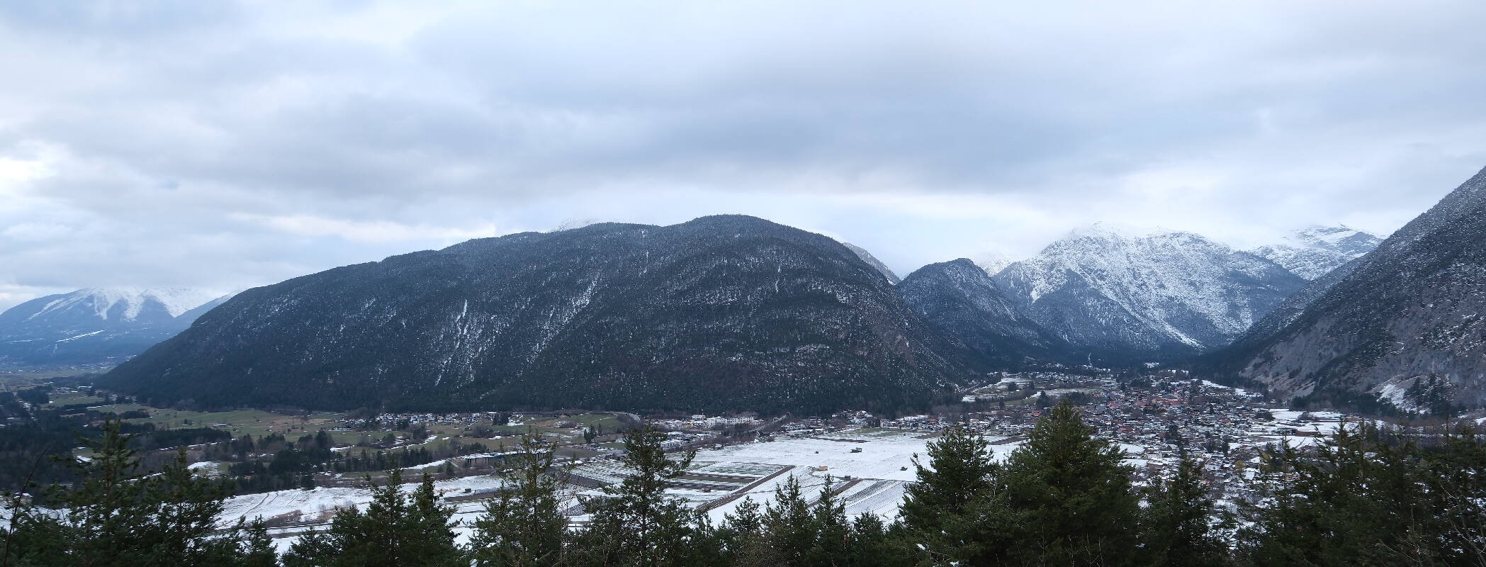 Archived image Webcam Nassereith Viewing platform