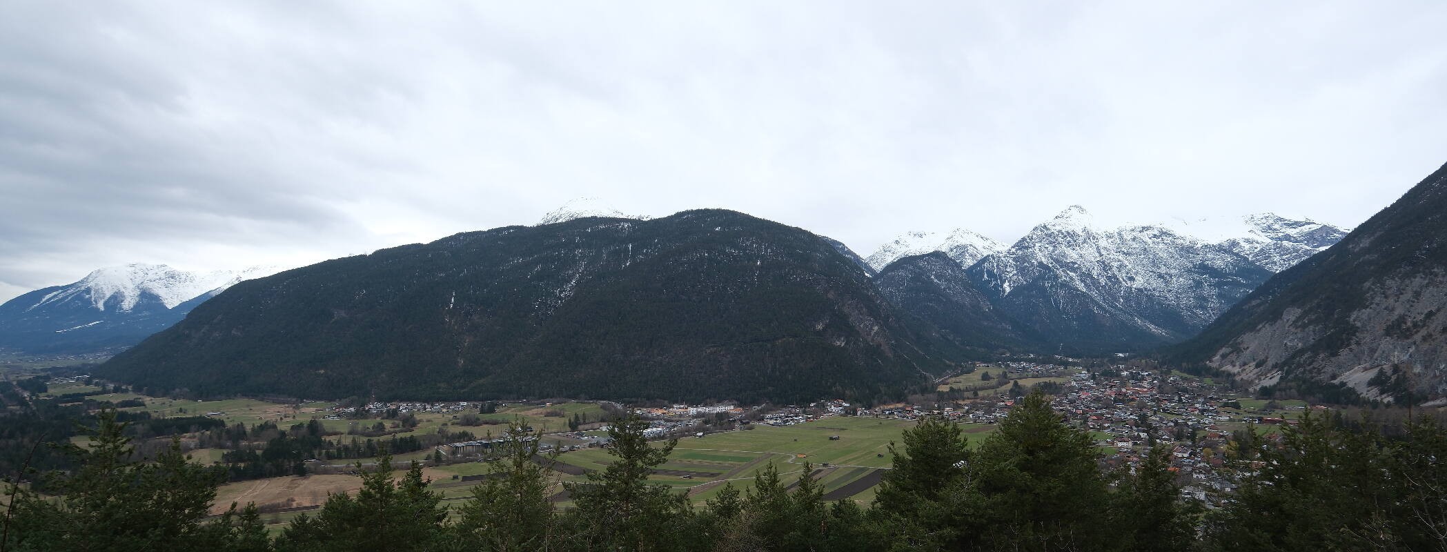 Archived image Webcam Nassereith Viewing platform