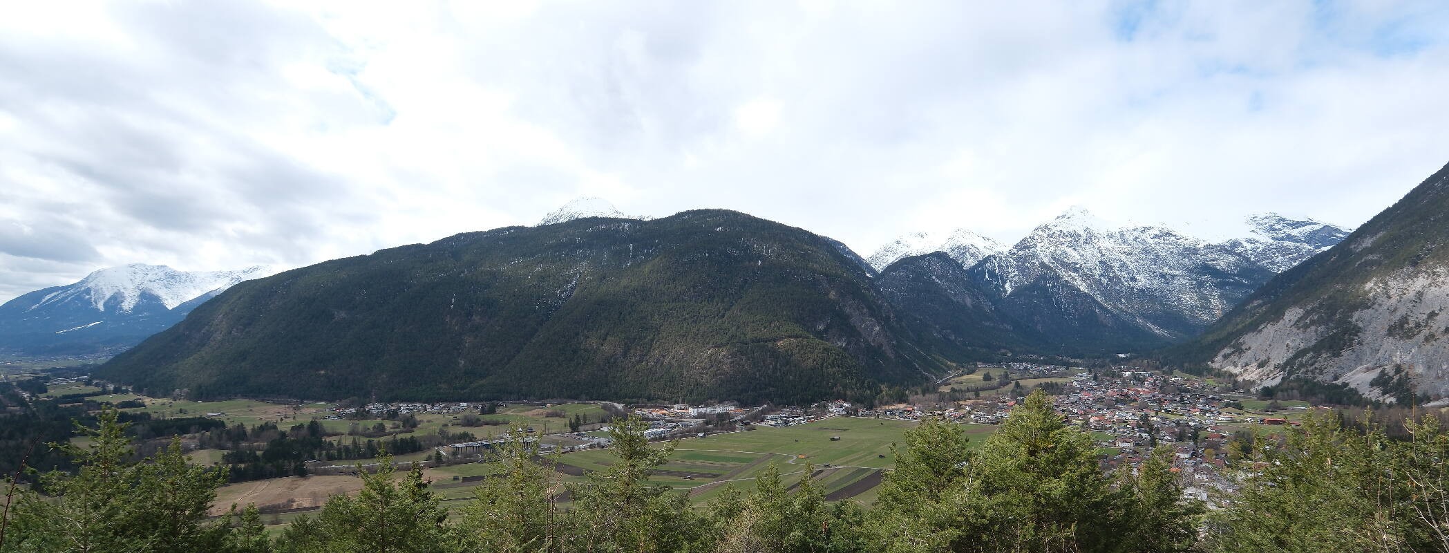 Archived image Webcam Nassereith Viewing platform