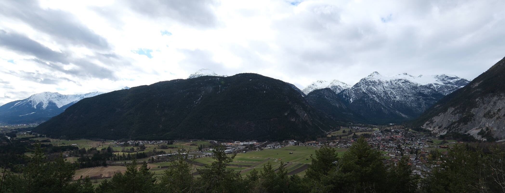 Archived image Webcam Nassereith Viewing platform