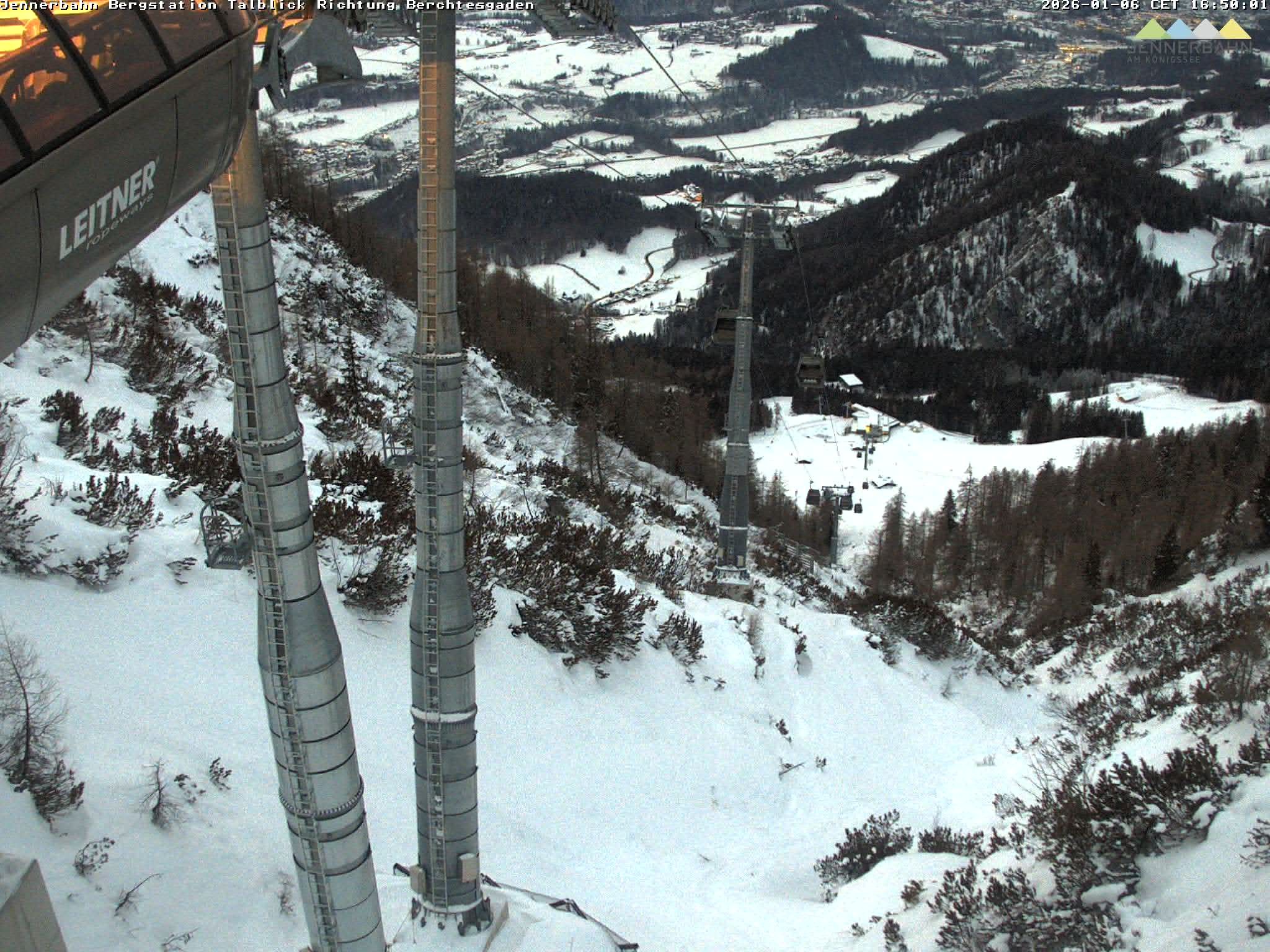 Archiv Foto Webcam Jenner - Blick ins Tal Gondelstation