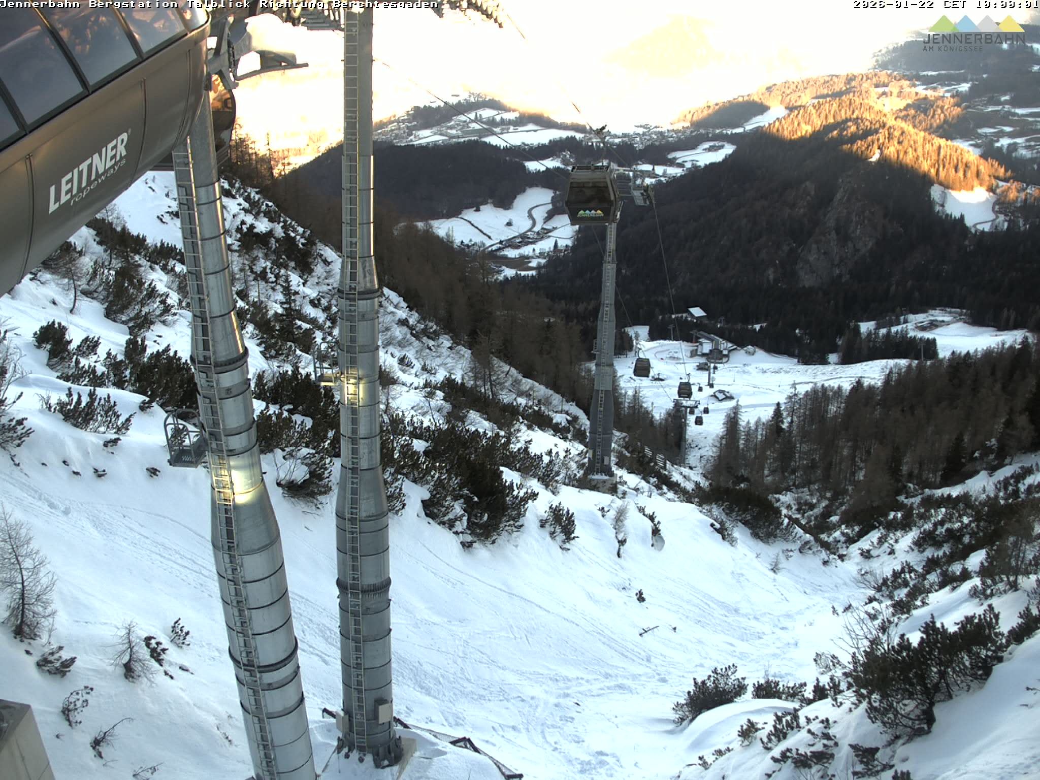 Archiv Foto Webcam Jenner - Blick ins Tal Gondelstation