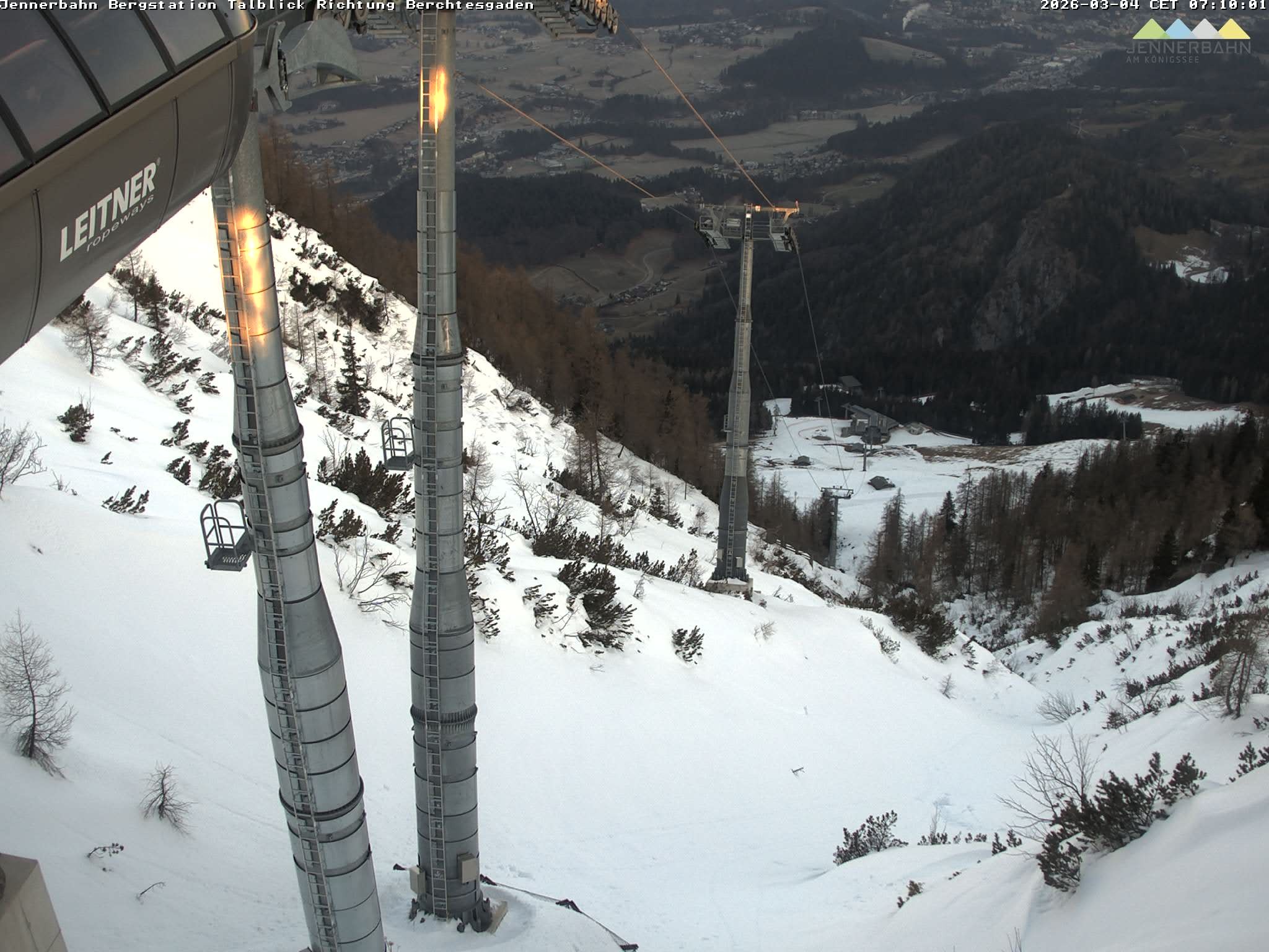 Archiv Foto Webcam Jenner - Blick ins Tal Gondelstation