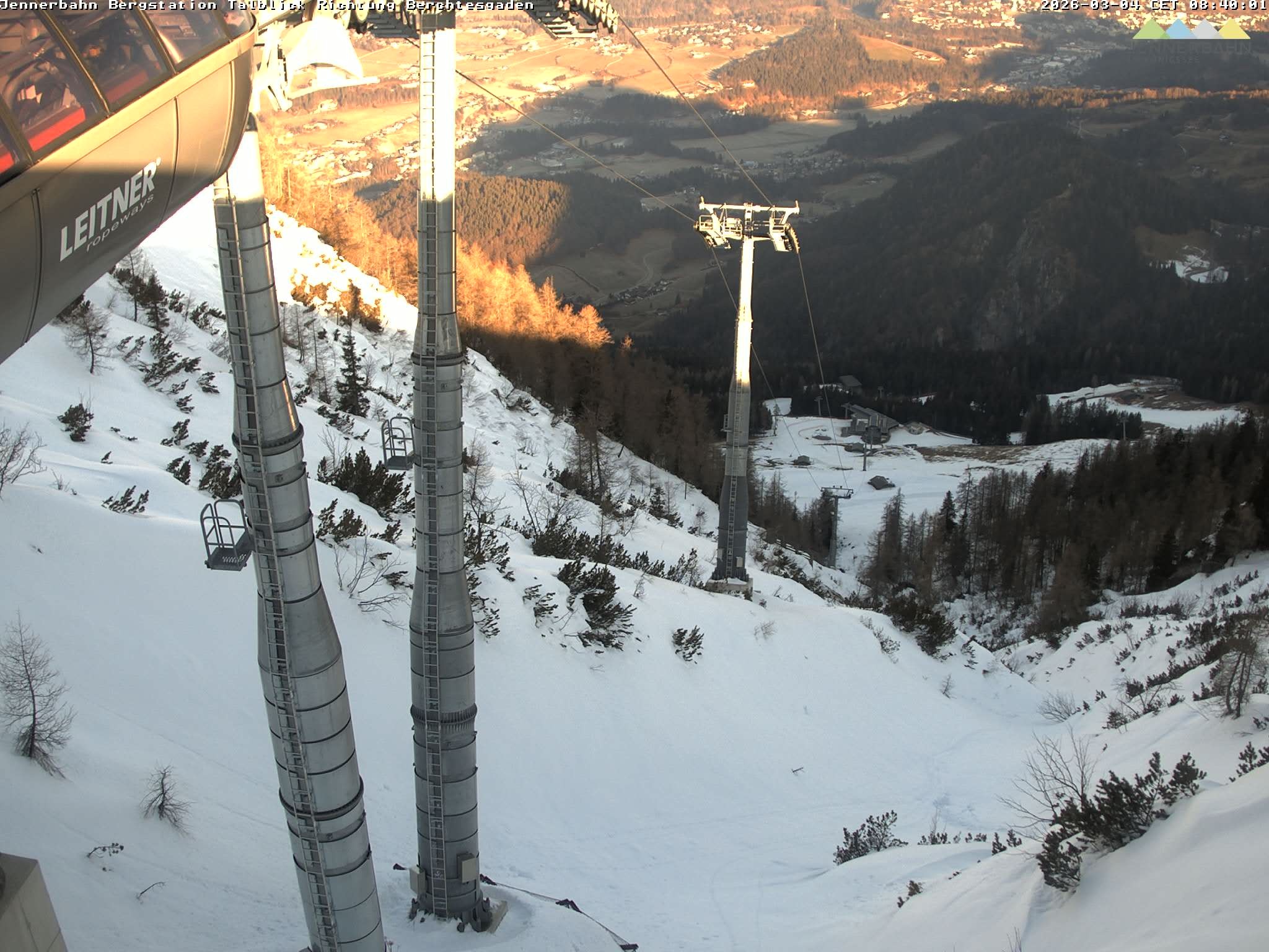 Archiv Foto Webcam Jenner - Blick ins Tal Gondelstation