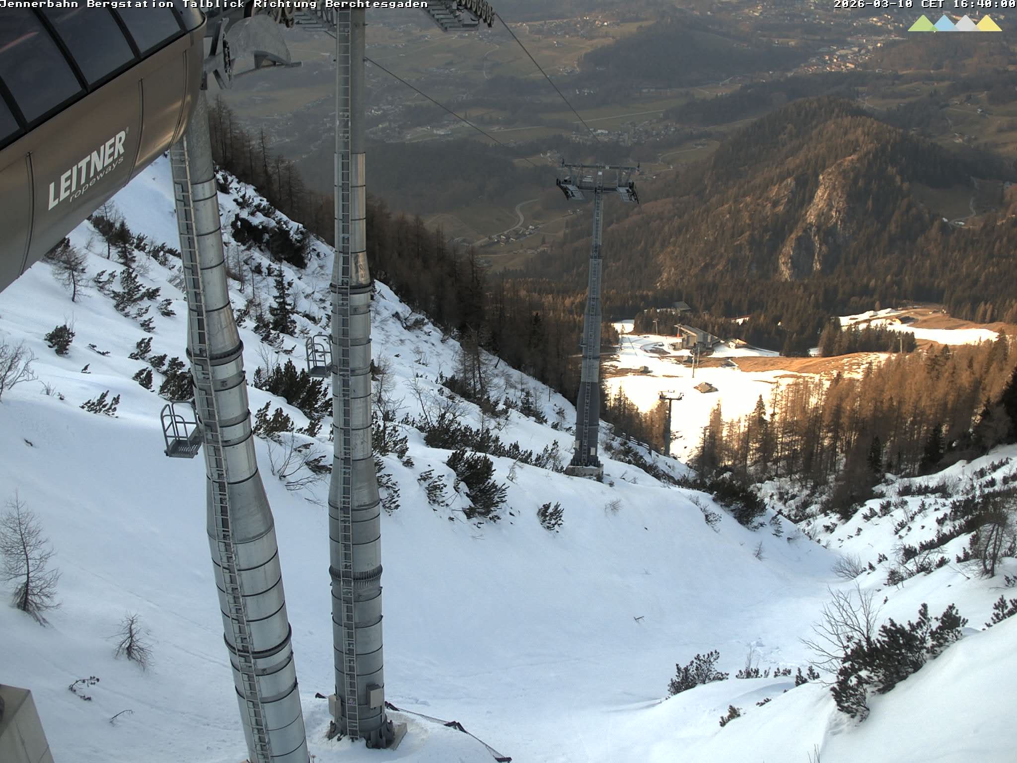 Archiv Foto Webcam Jenner - Blick ins Tal Gondelstation